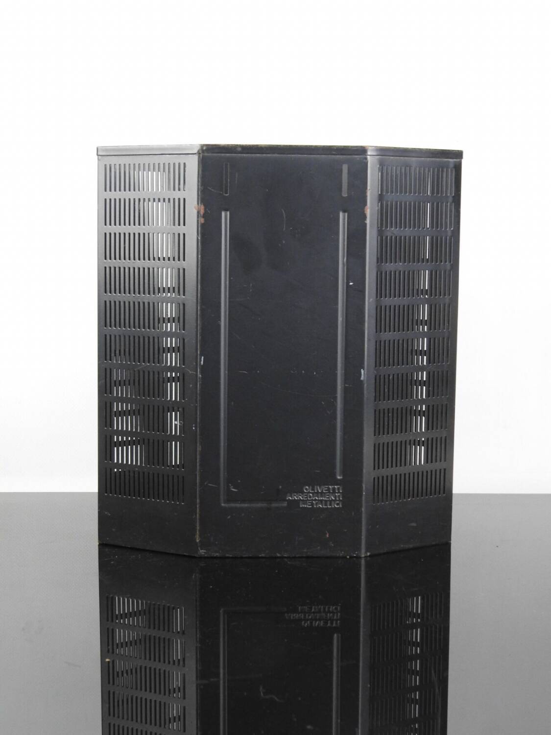 Arco desk basket by BBPR for olivetti syntesis Italy 1960