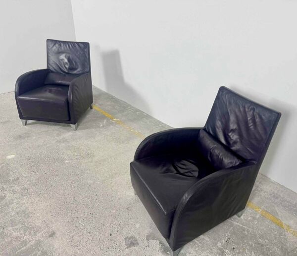 Paire Fauteuils club cuir aubergine Editeur Cinna