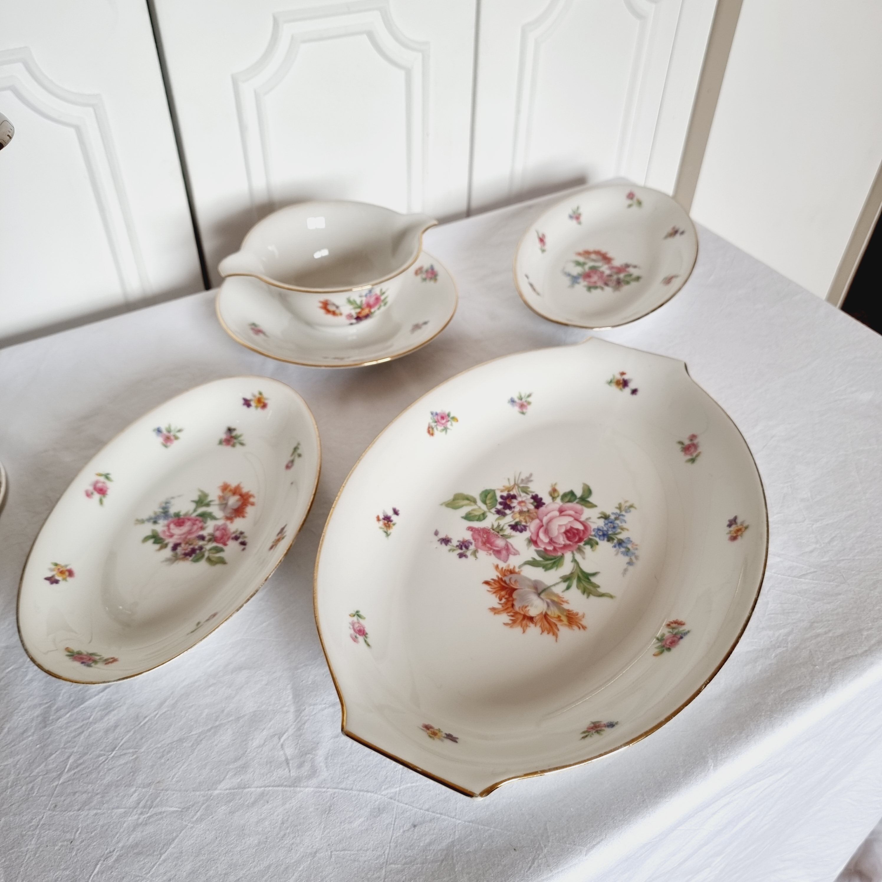 4 German Porcelain Serving Dishes from Bavaria Flores