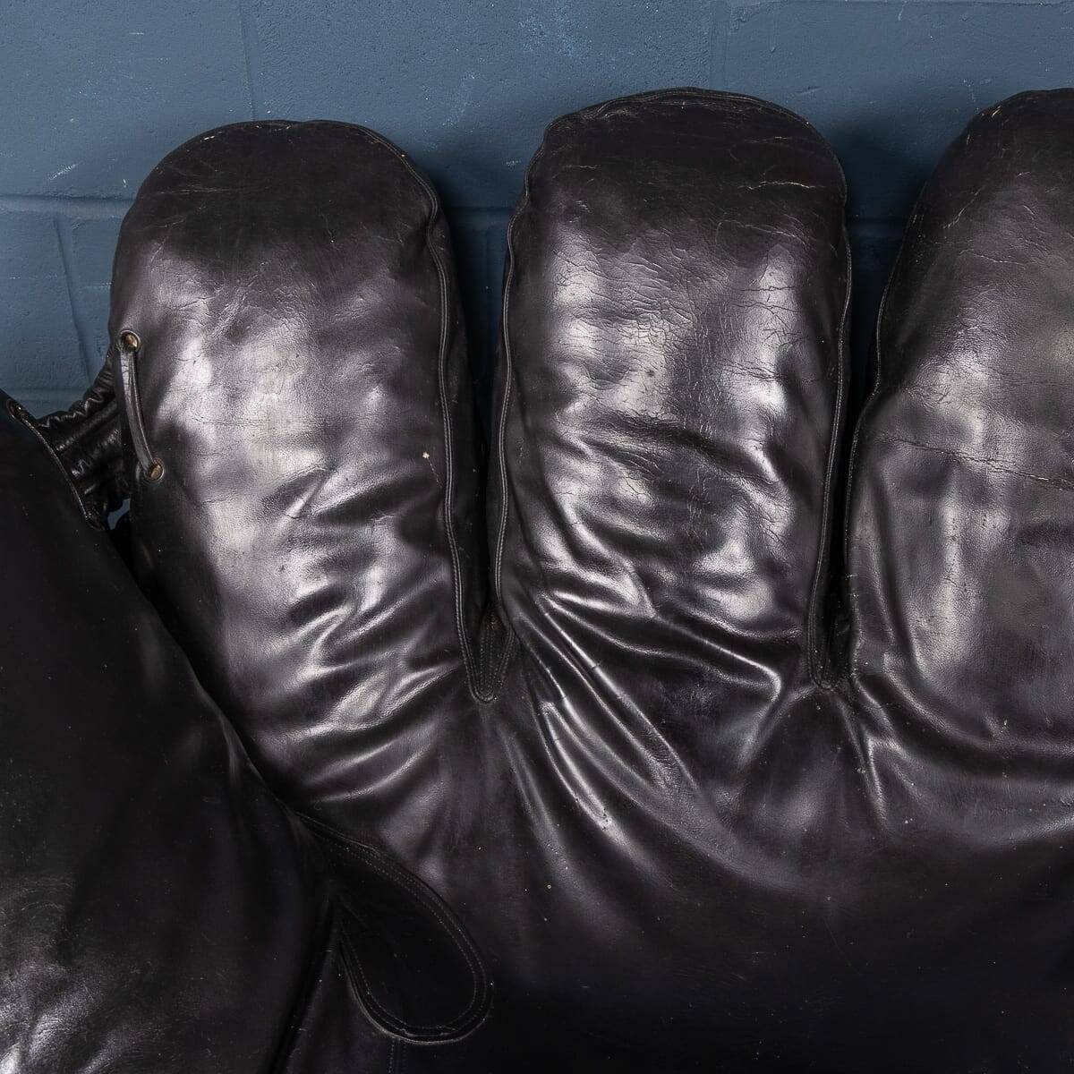 20thC "JOE" ARMCHAIR BY JONATHAN DE PAS, DONATO D'URBINO AND PAOLO LOMAZZ