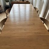 Extensible table Made.com model Jenson for 6 to 8 people.