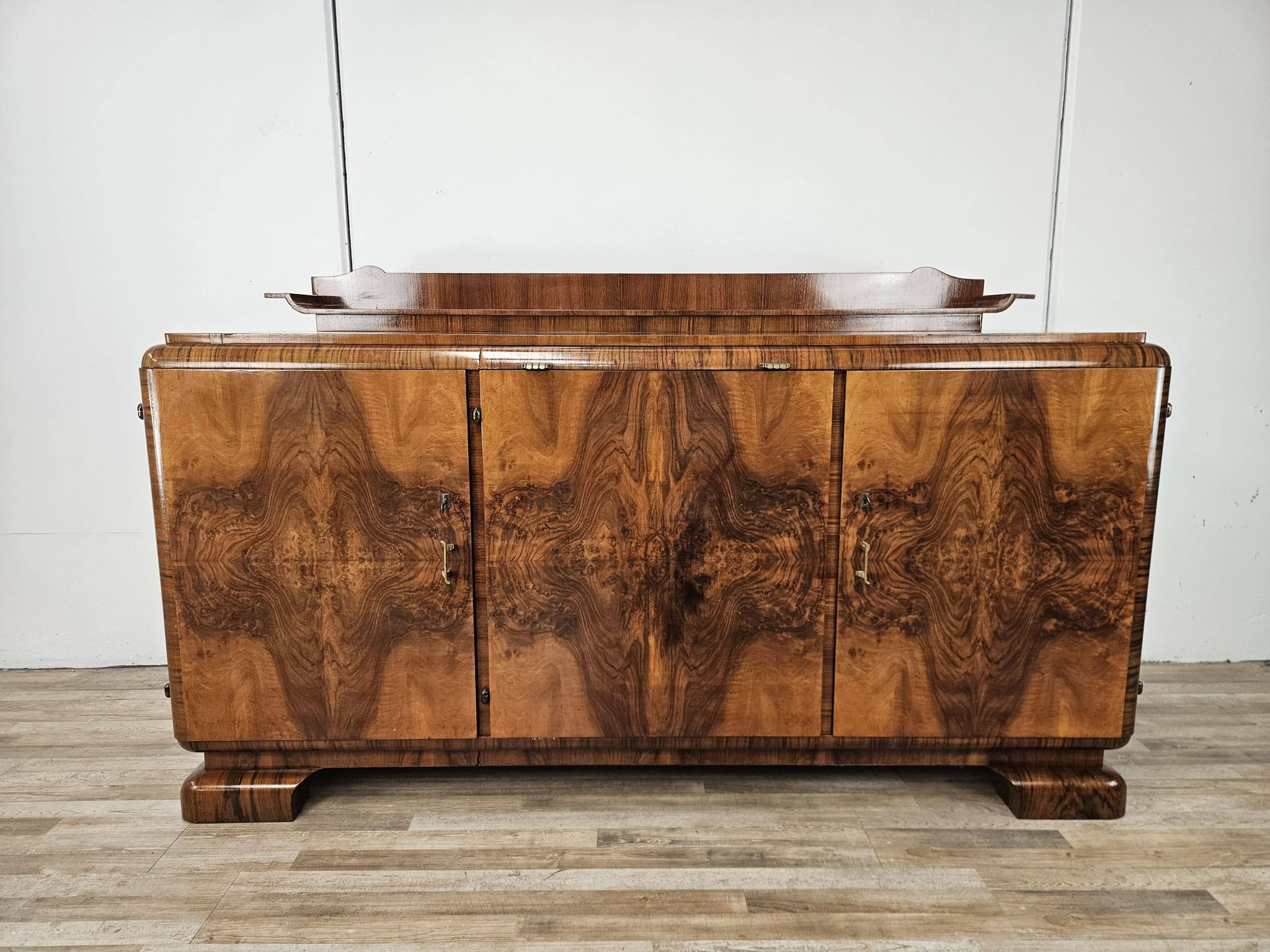 French Art Decò sideboard in walnut, 1940