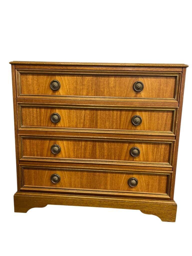 Vintage mini chest of drawers / wooden chest of drawers