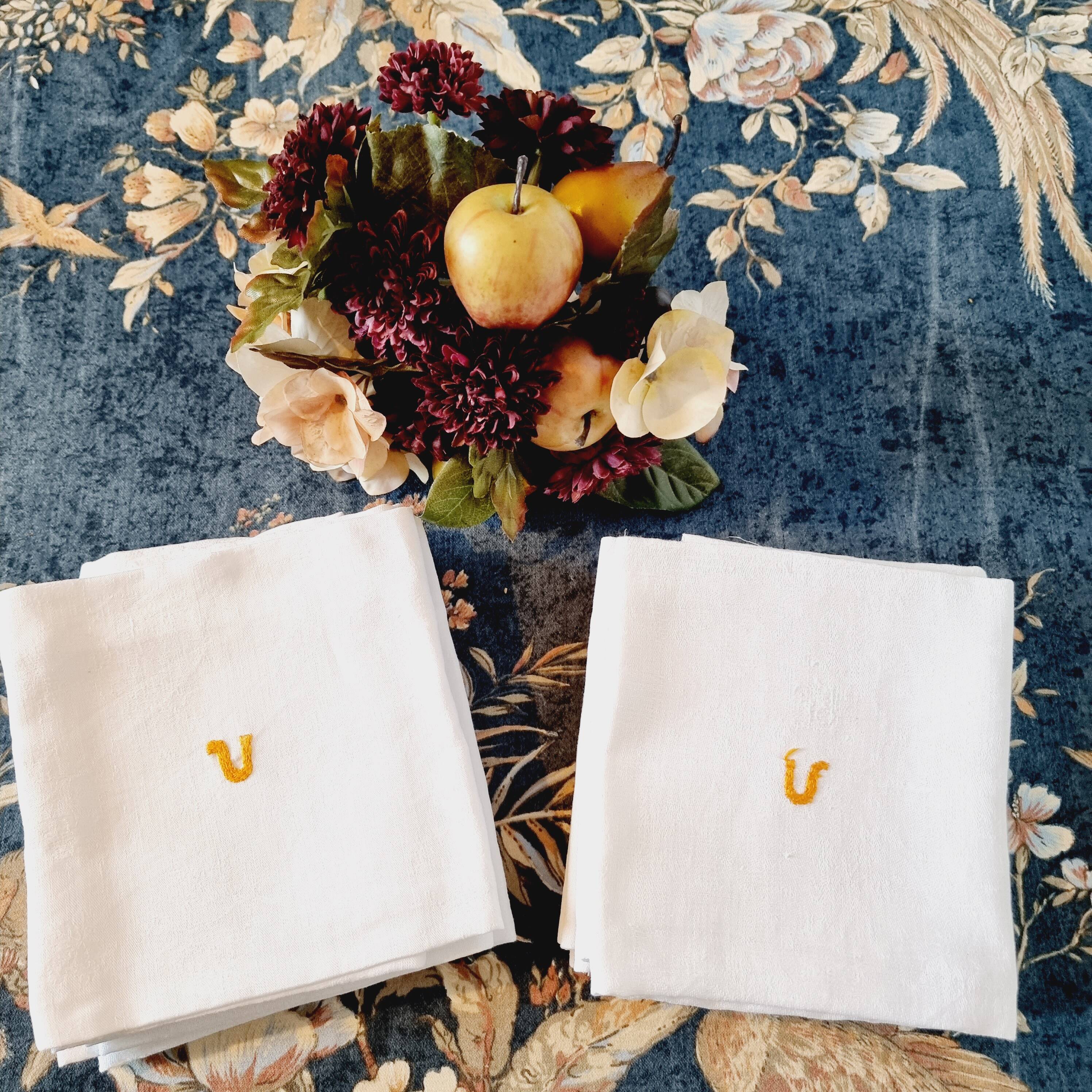 8 Anagram “V” Orange cotton fabric napkins