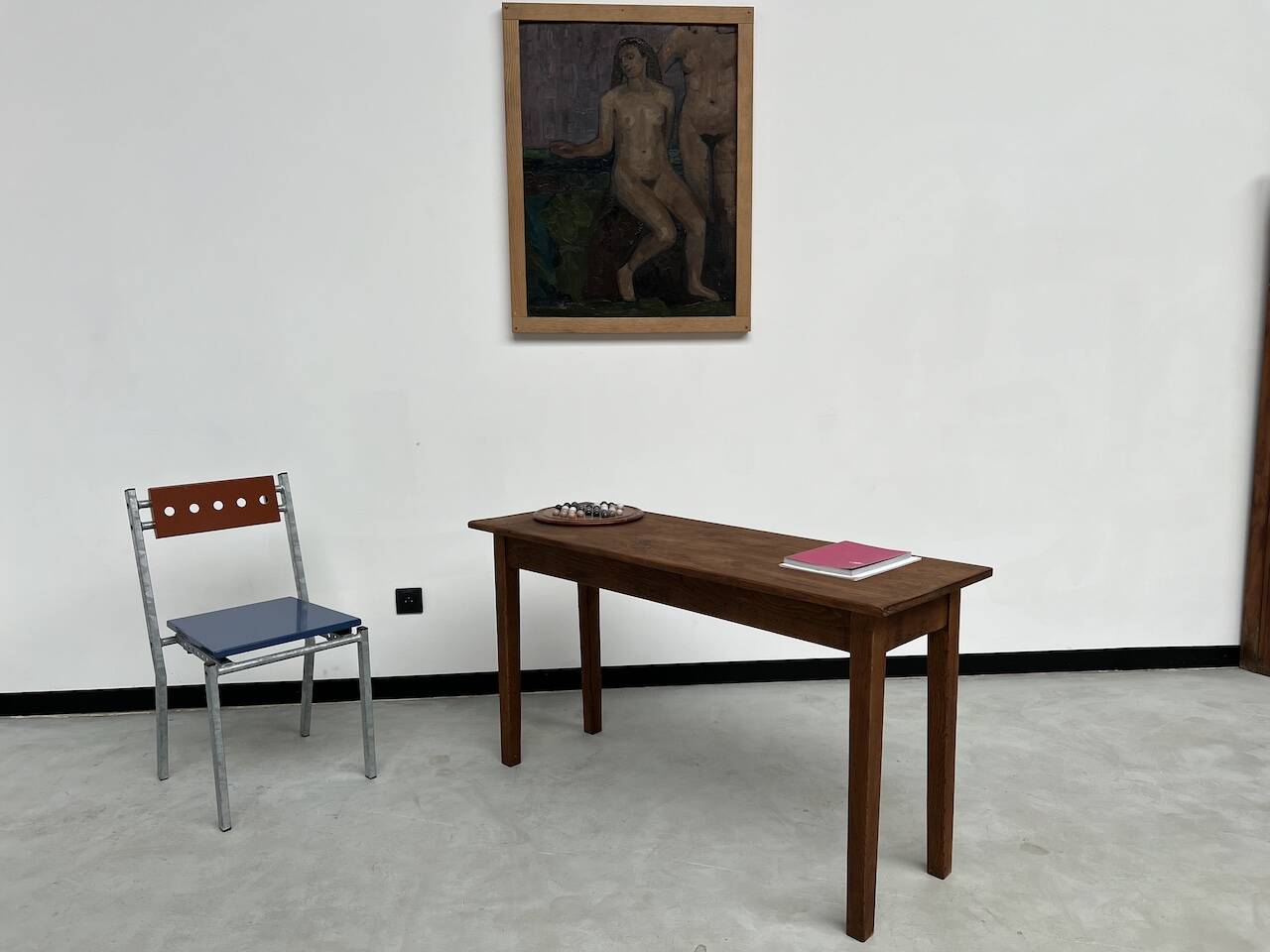 Small old console in solid oak, with spindle legs