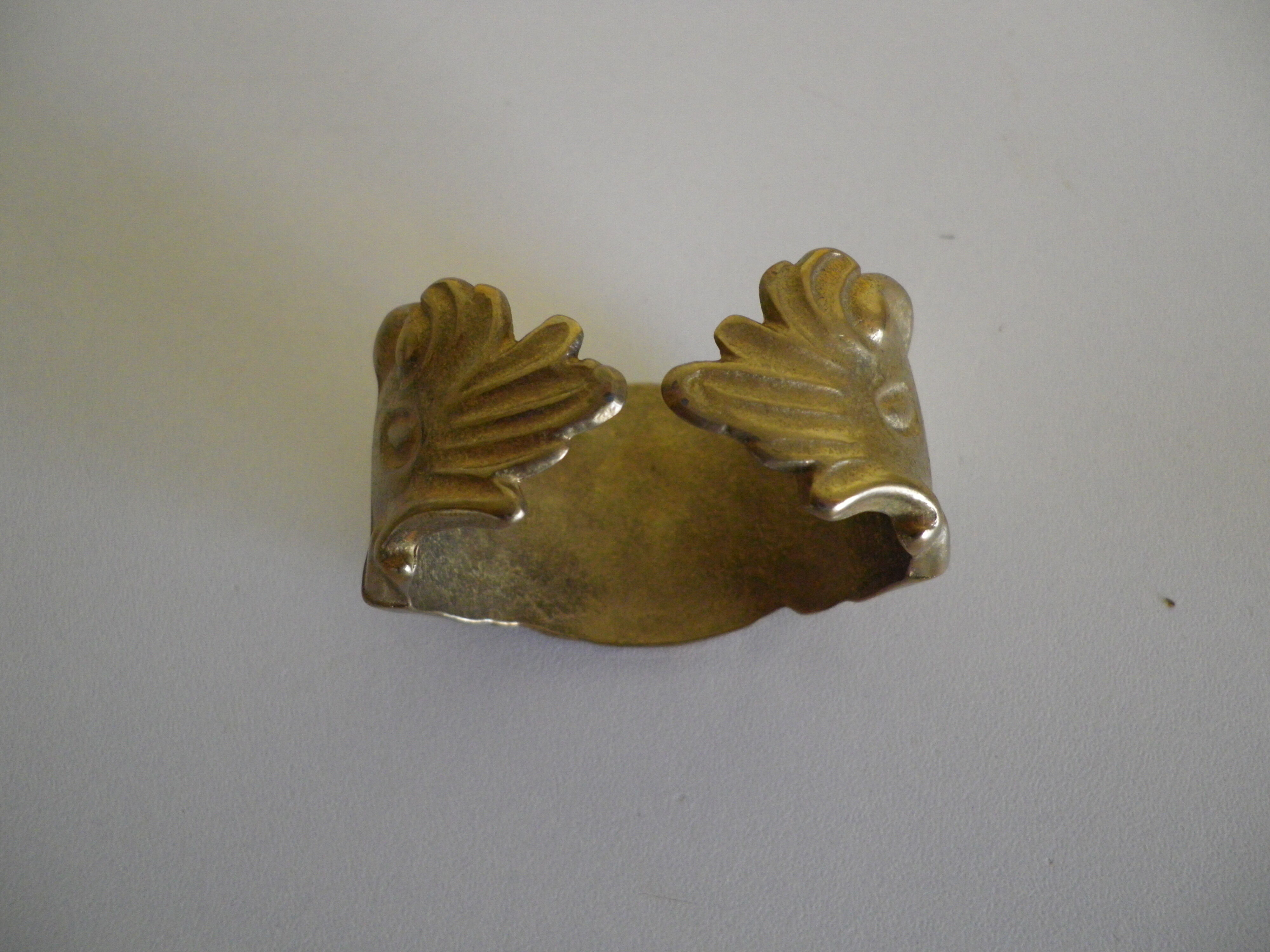 Six rounds of brass towel in their original box 1960  Art Deco