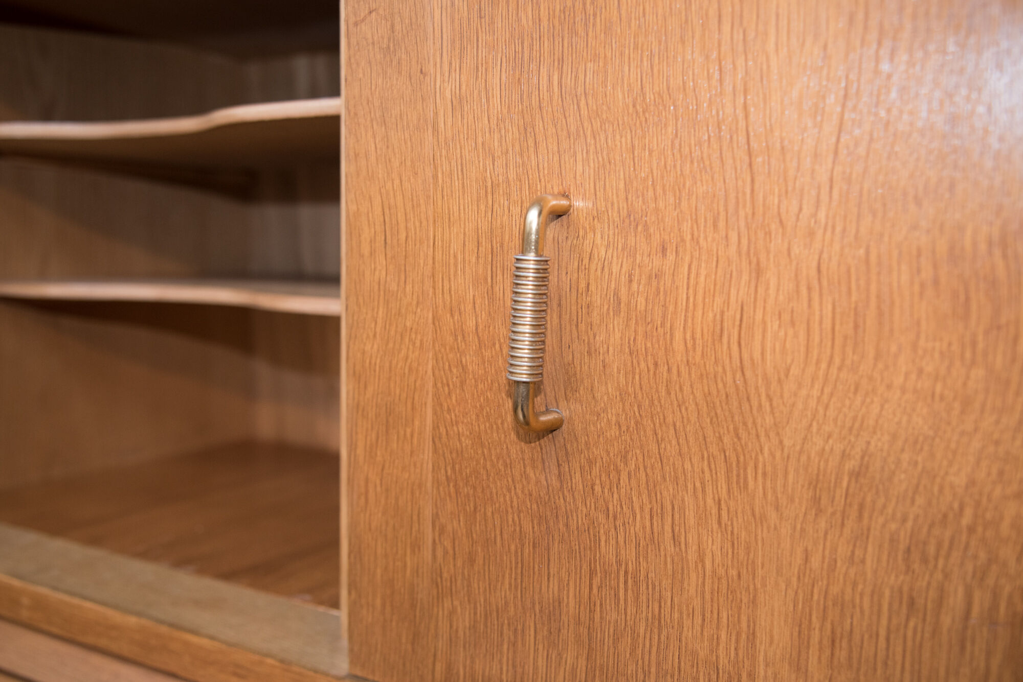 1950s vinyls dresser