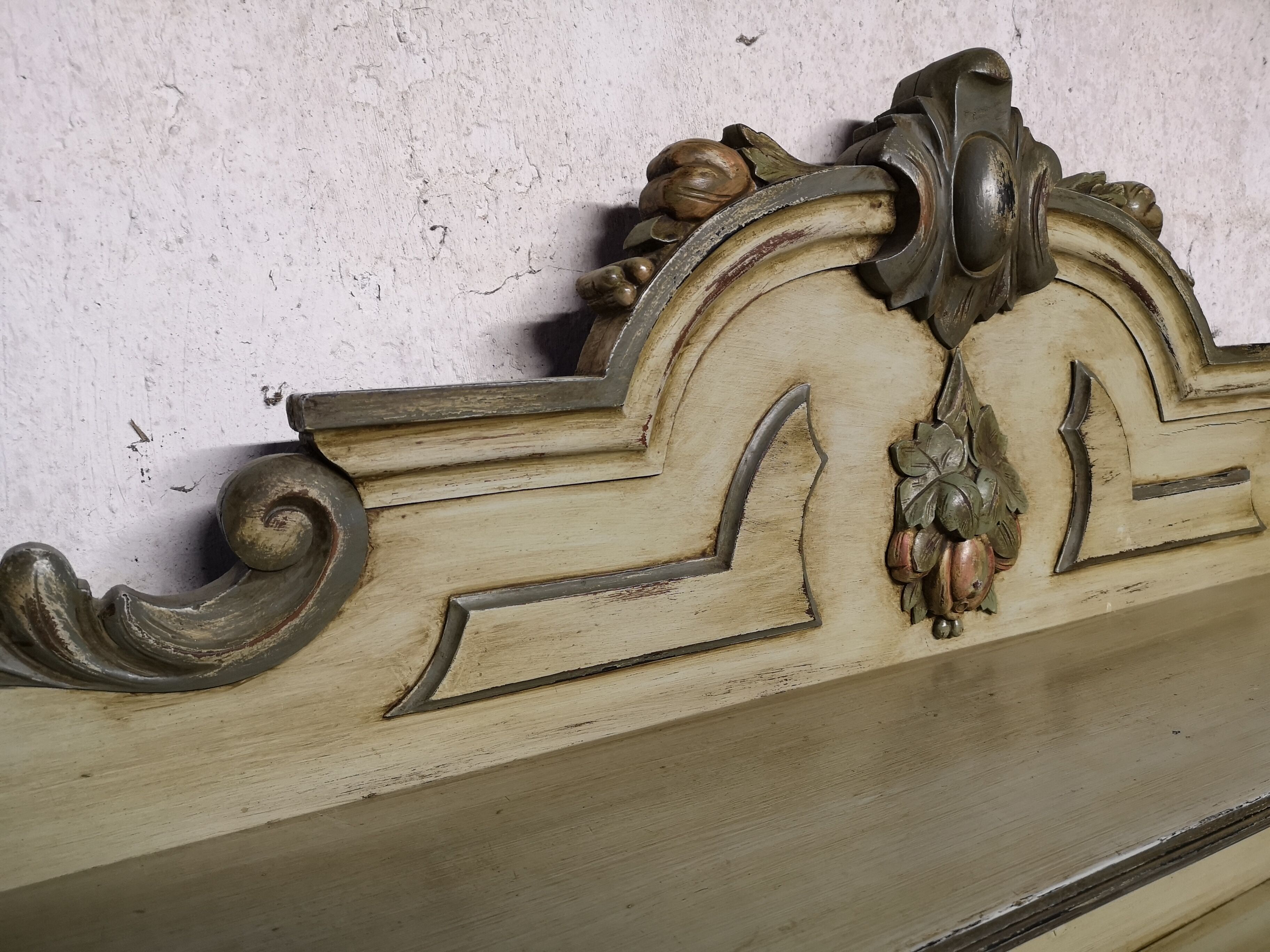 Buffet Saint Hubert Paris patina shabby gustavien XIX 19th