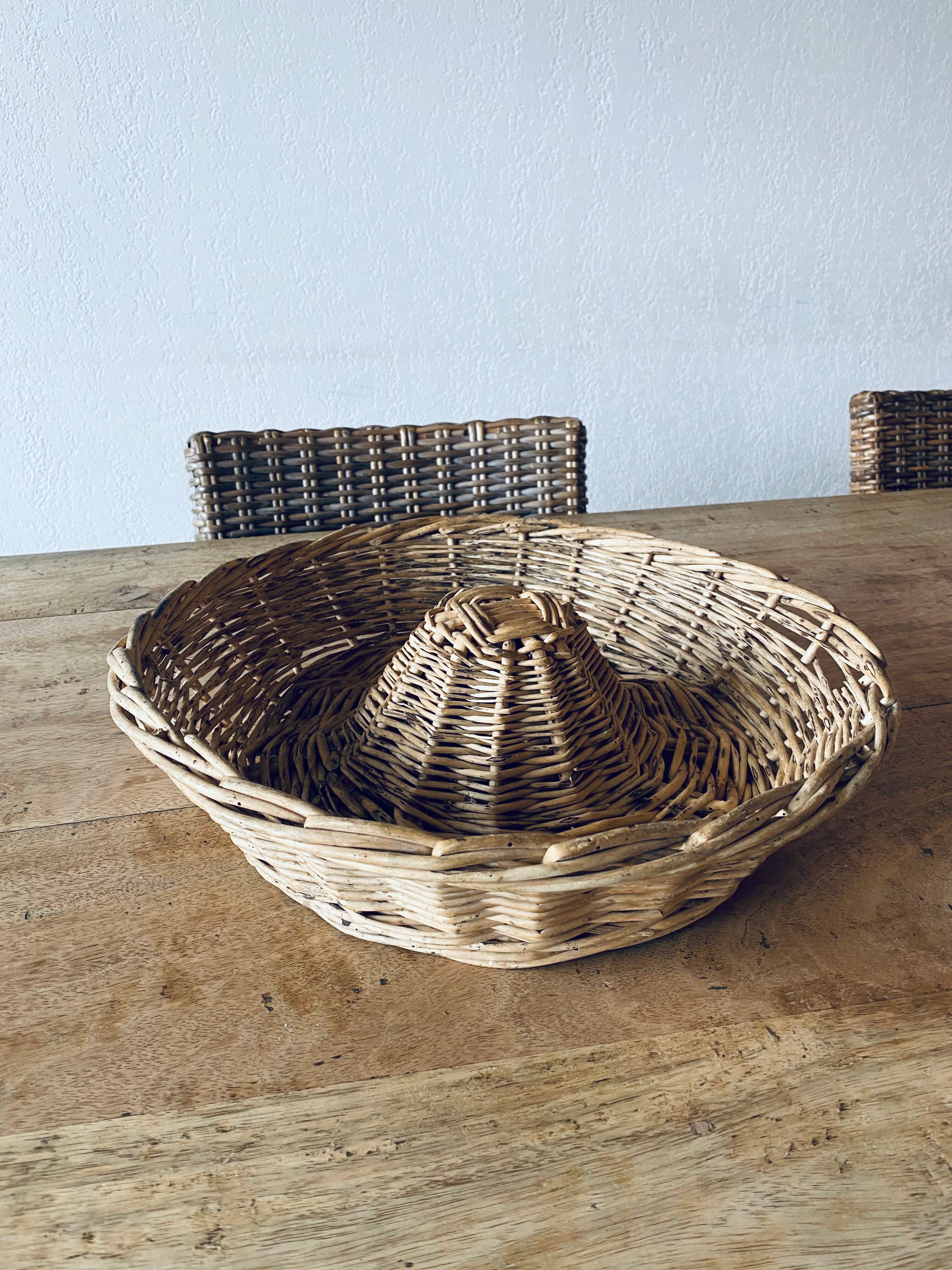 Old baker's panière