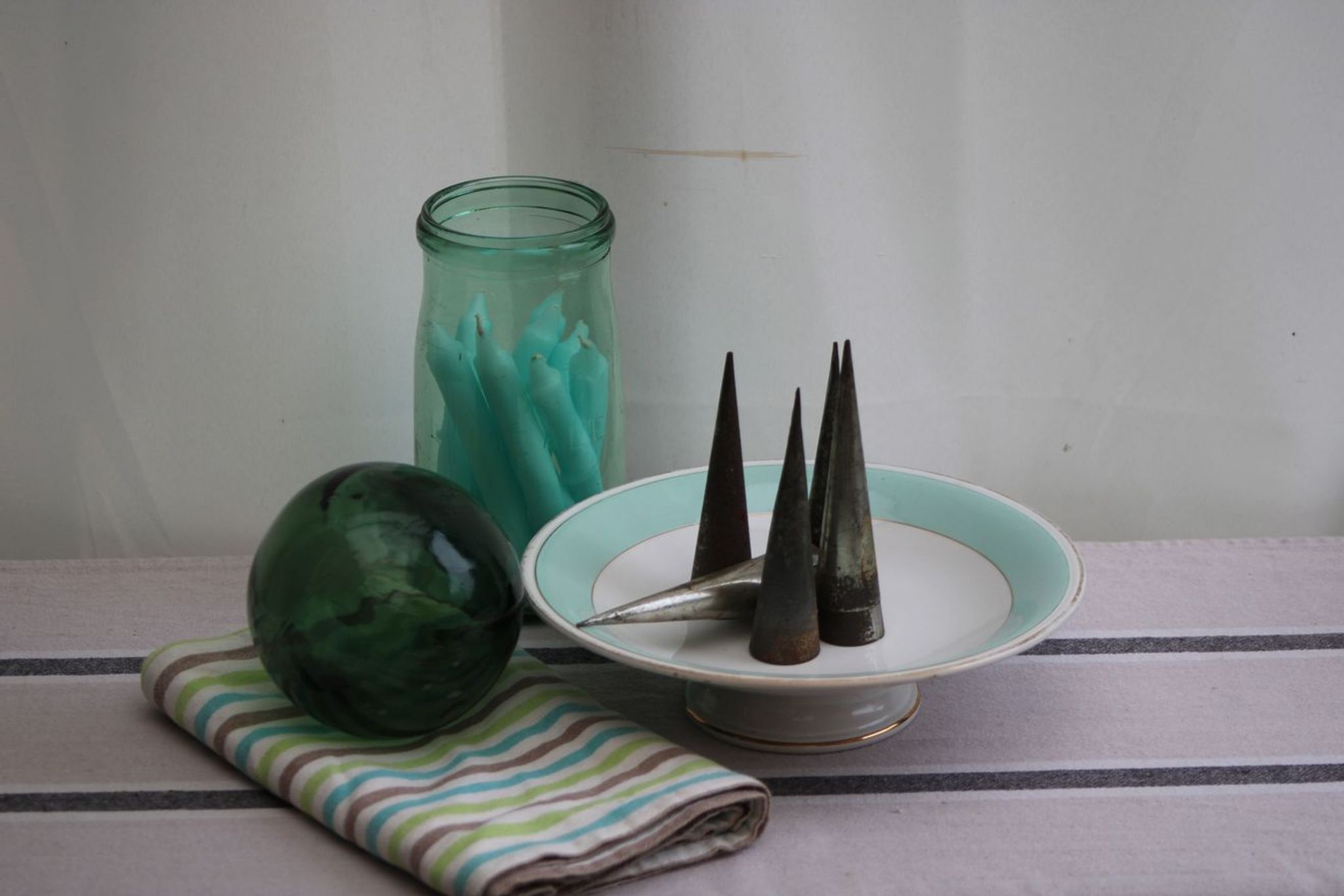 Coupe sur pied en porcelaine