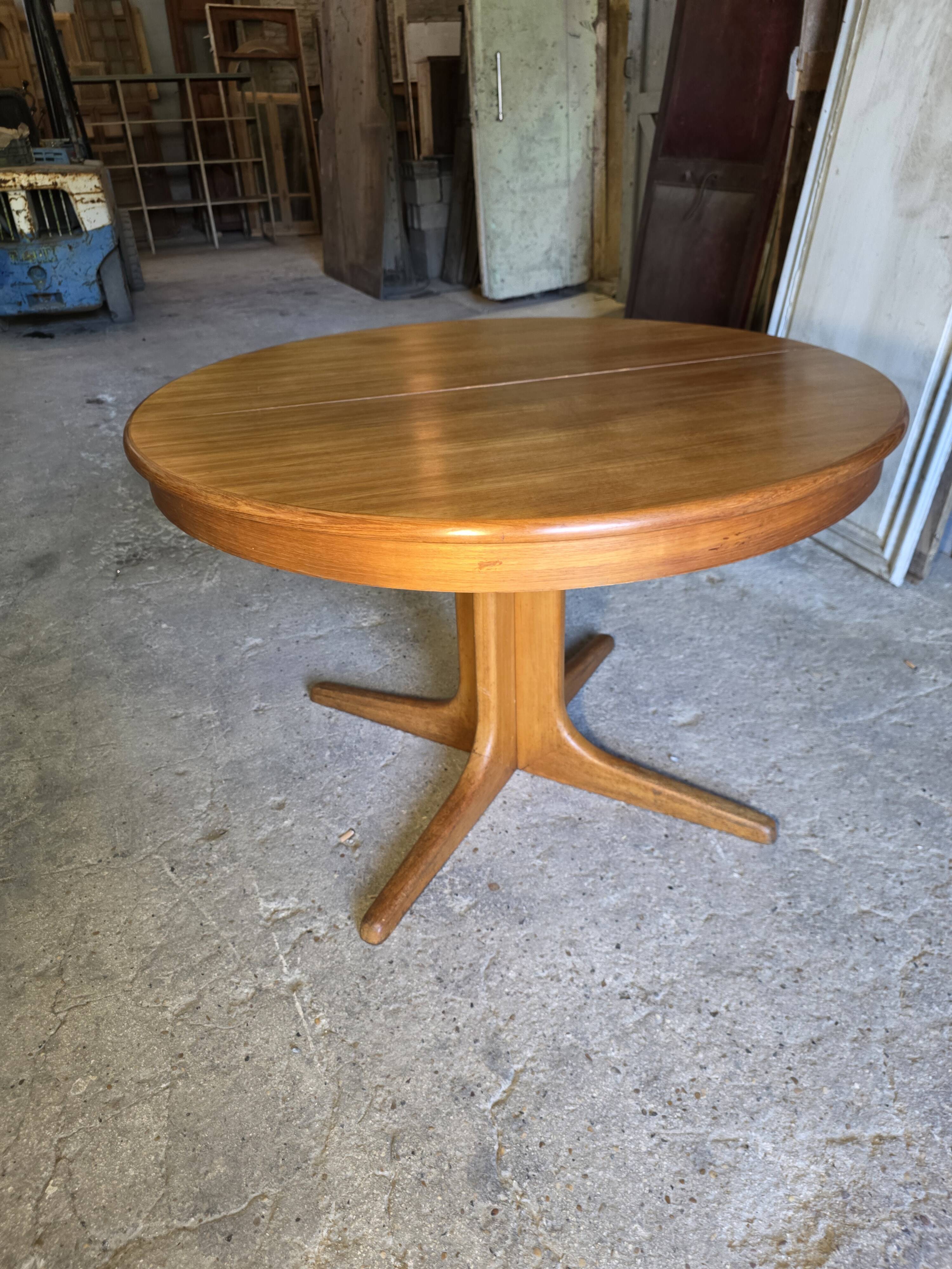 Table extensible Baumann en teck des années 60, (2 rallonges)