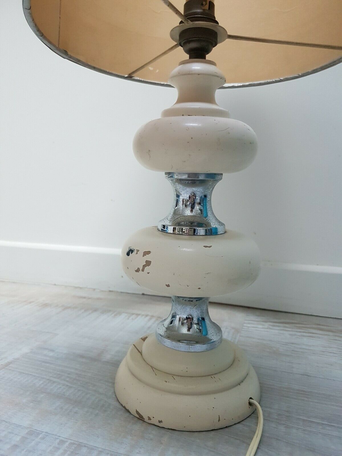 Vintage 70s lamp to lay