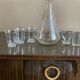 Lot decanter 3 vintage bucket glasses + 2 mismatched glasses