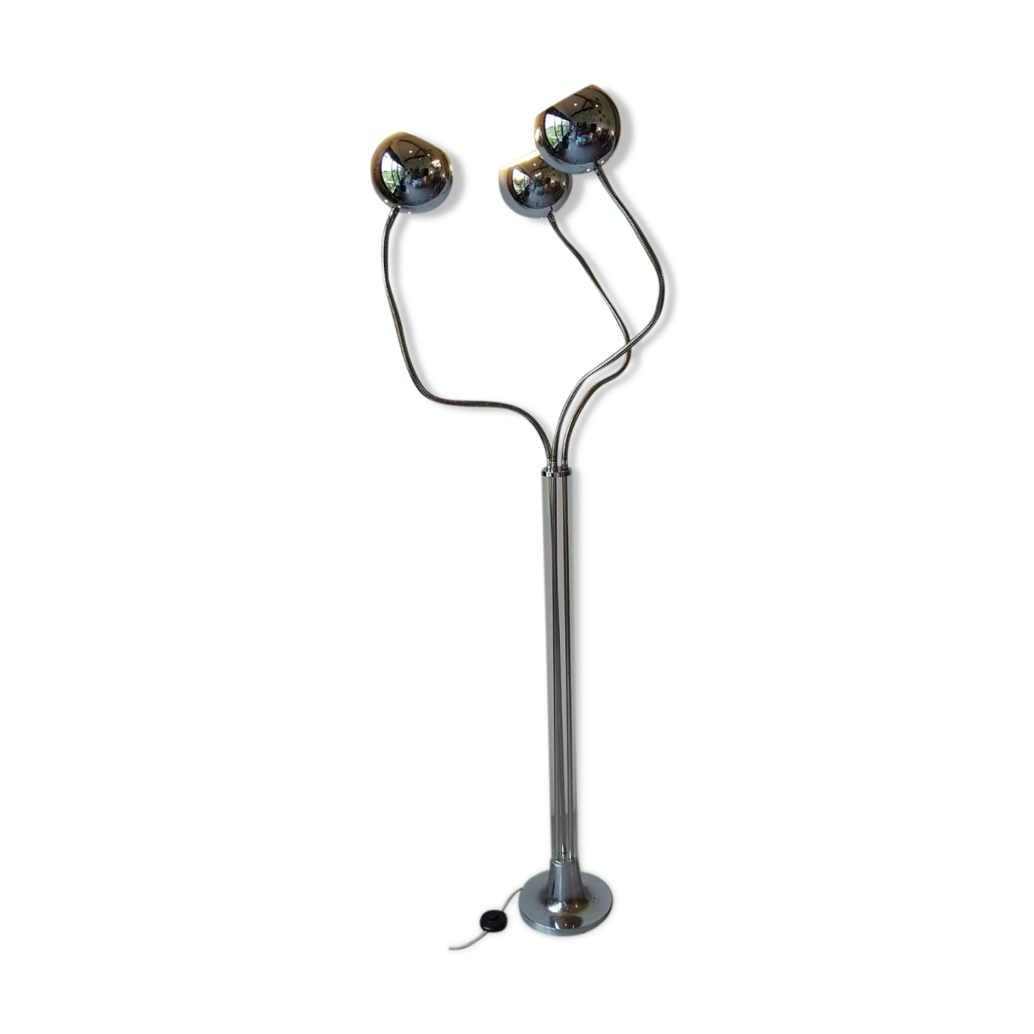 3-branch chrome lamppost