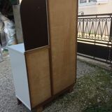 Asymmetrical cabinet