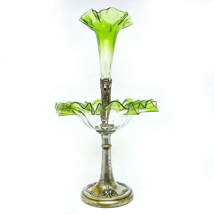 Viennese platter in Art Nouveau style flute
