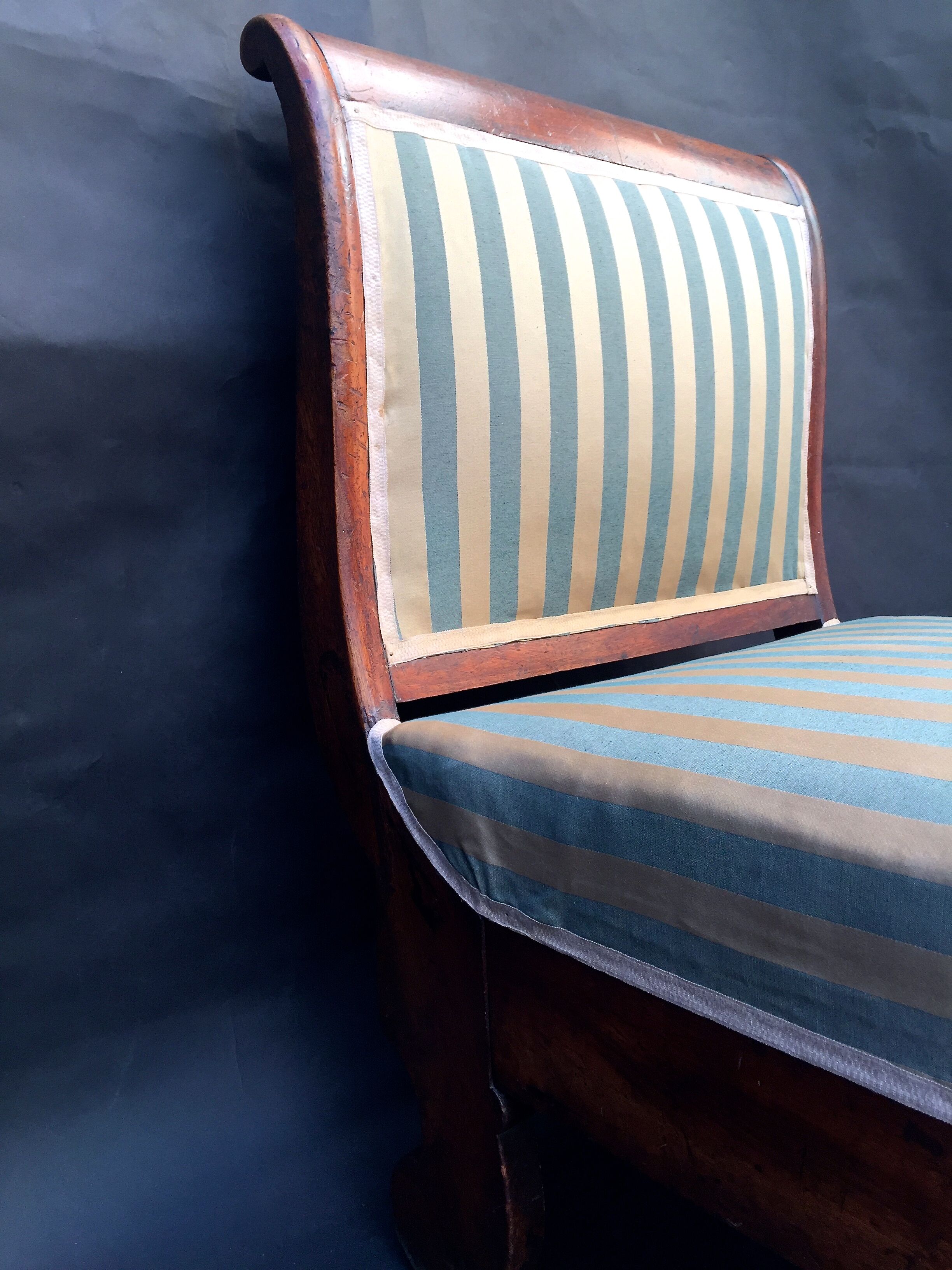 Walnut recamier bench Napoleon III daybed mid-nineteenth century