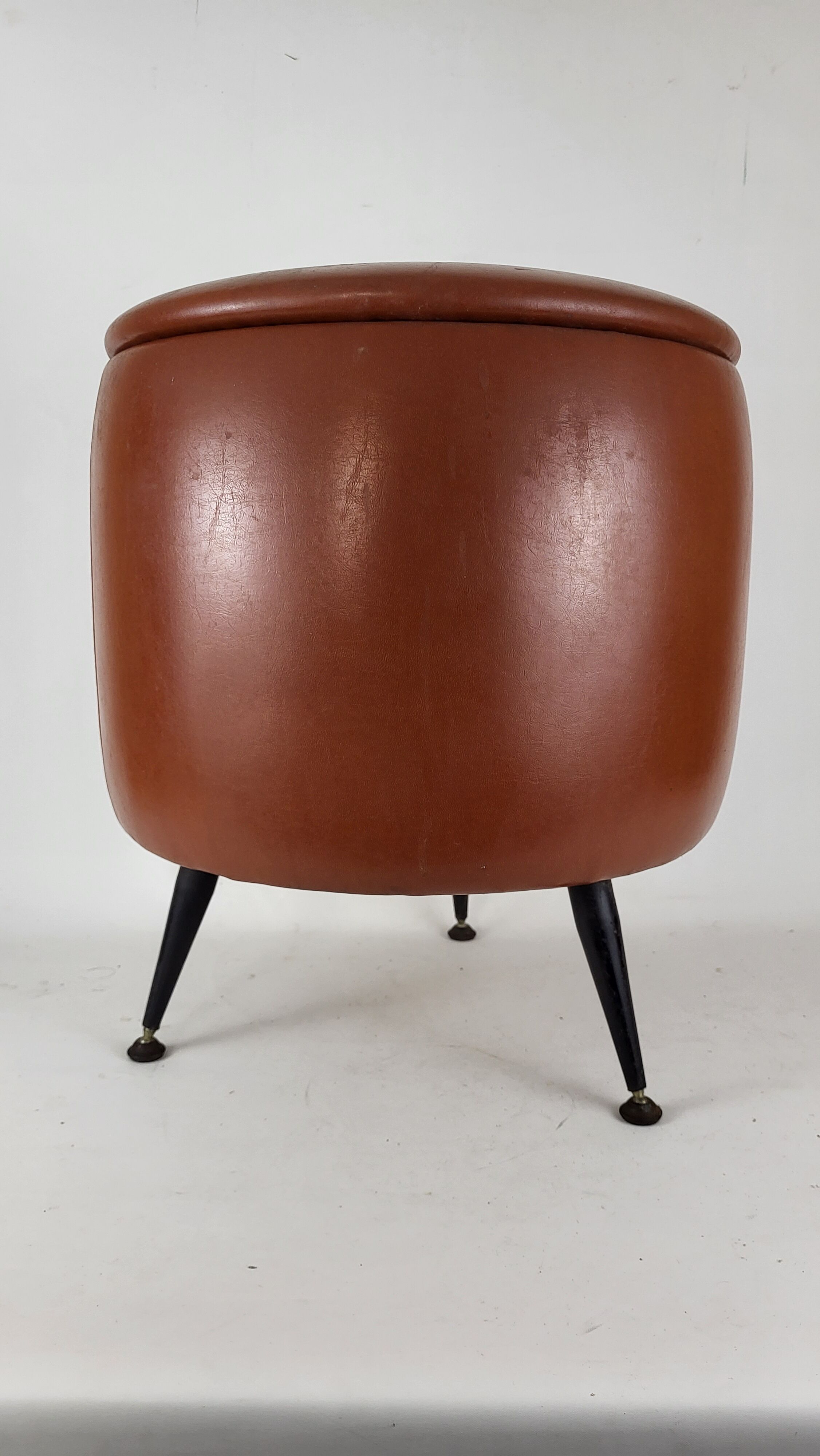 Stool in vintage skaï