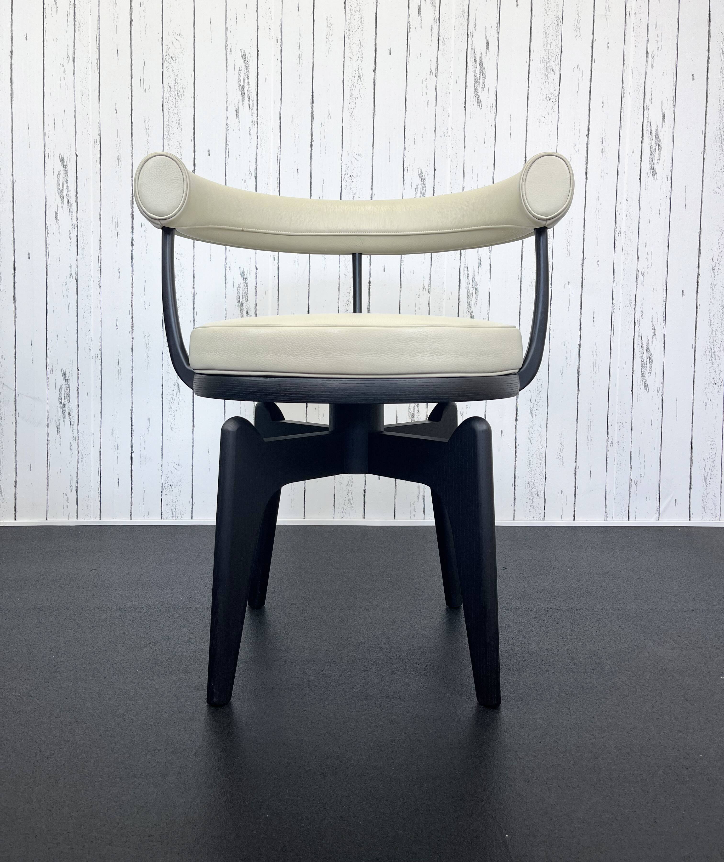 Poltrona Indochine Le Corbusier Cassina Charlotte Perriand