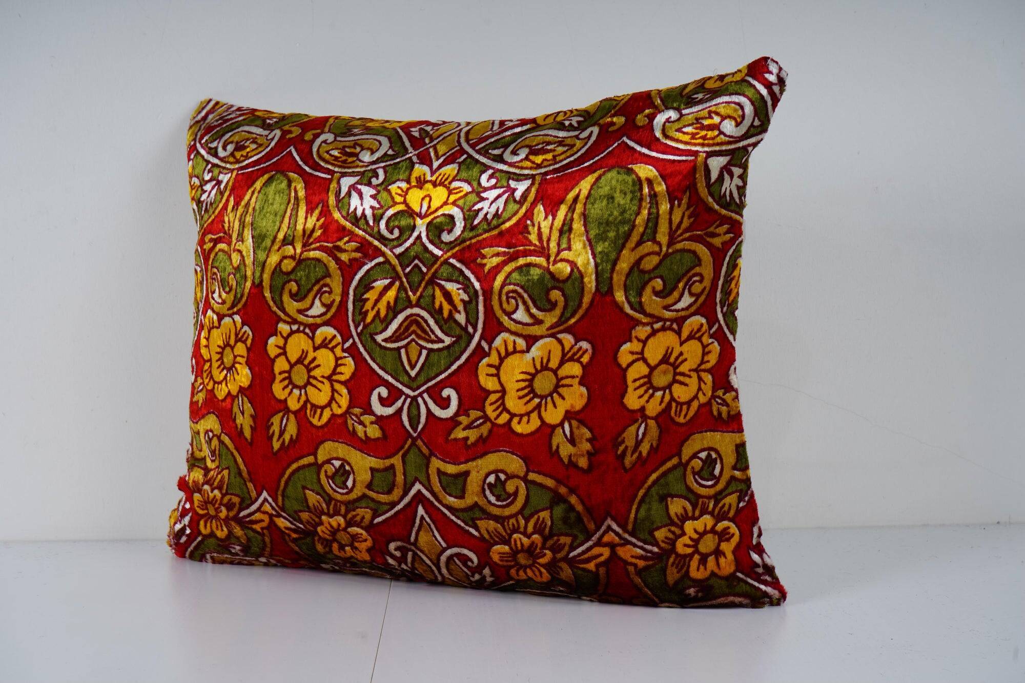 Vintage velvet cushion cover 48x56 cm