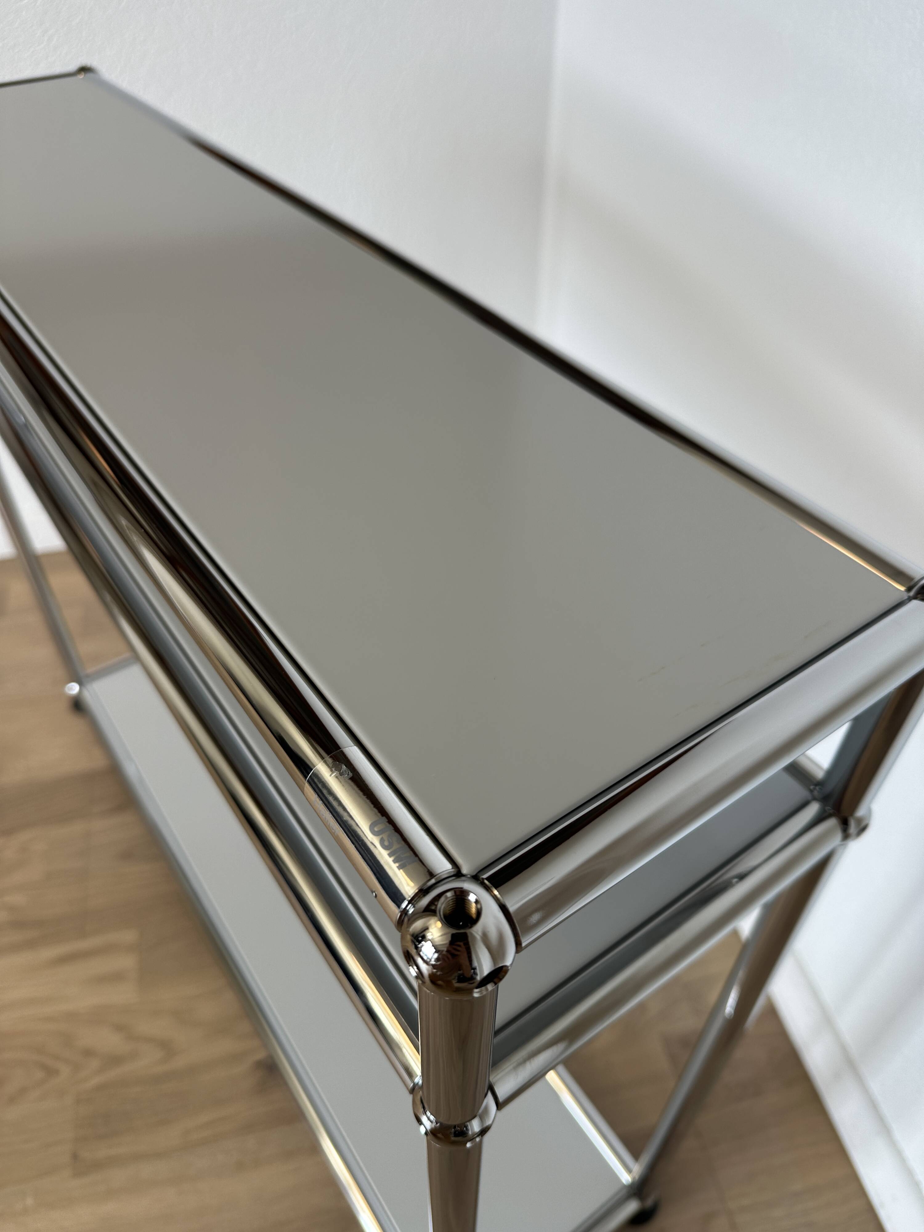 USM Haller shelf in light grey