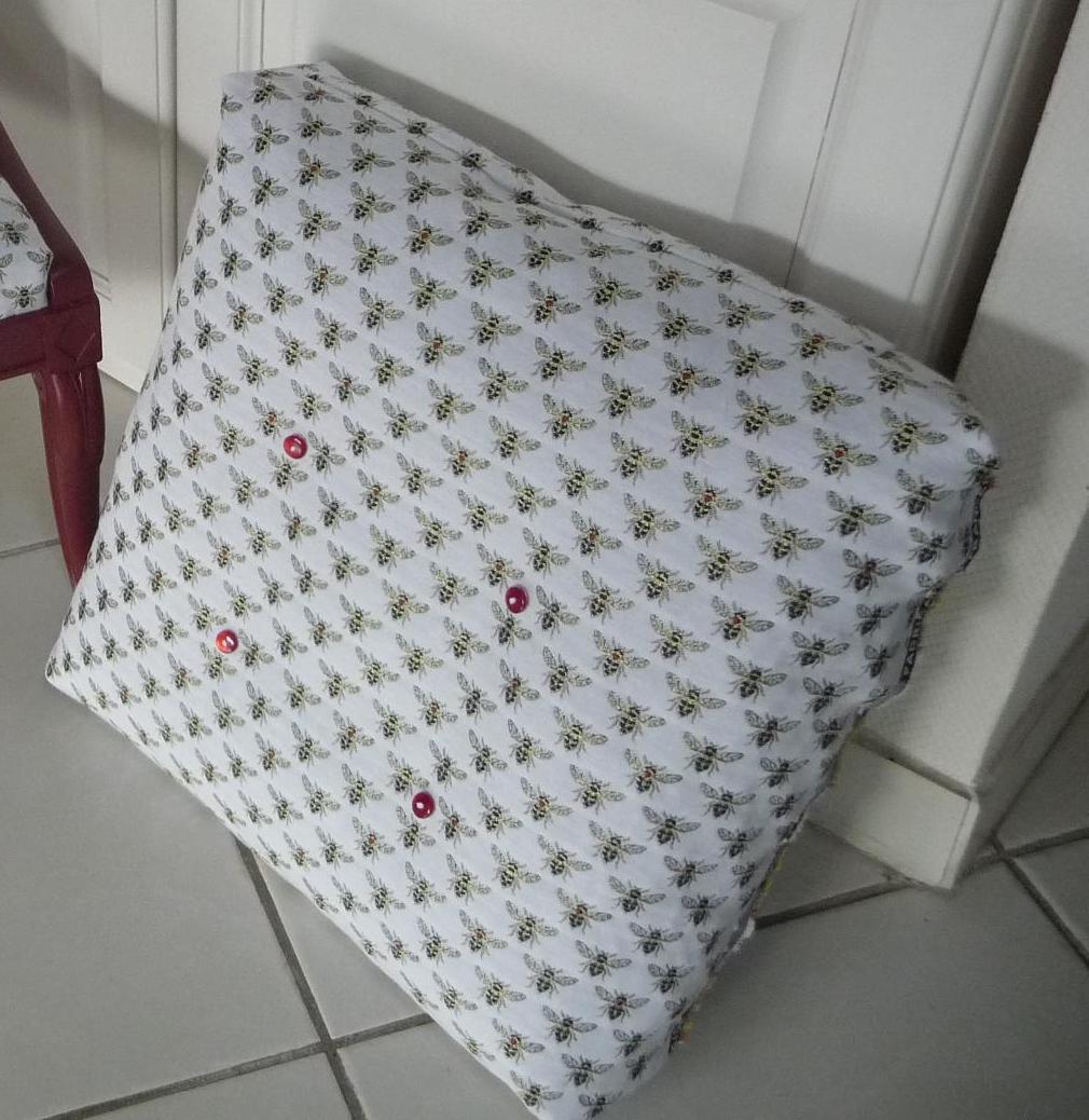 Children's armchair and pouf