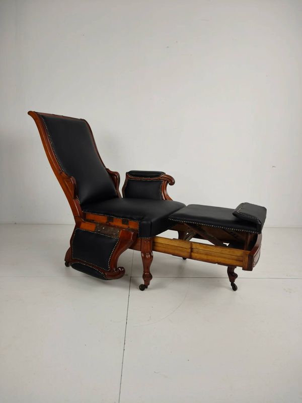 Fauteuil de bibliothèque ancien du XIXe siècle par Horrix – cuir noir