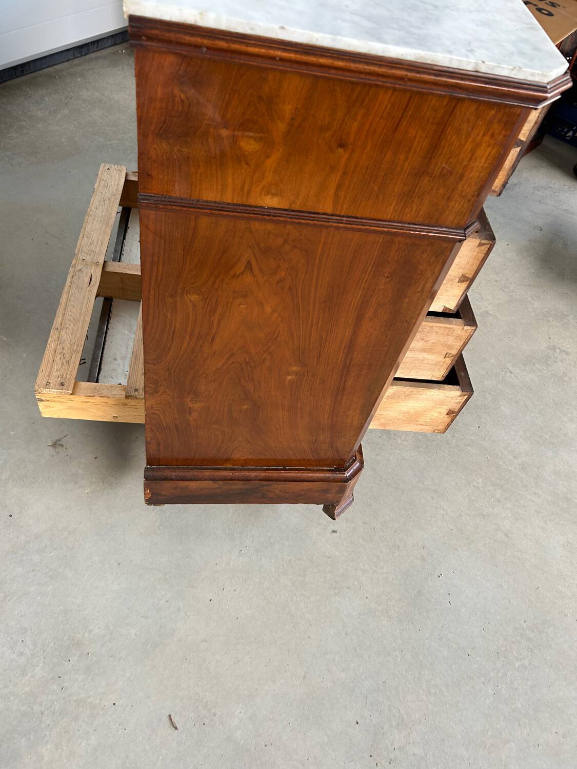 4-drawer chest of drawers
