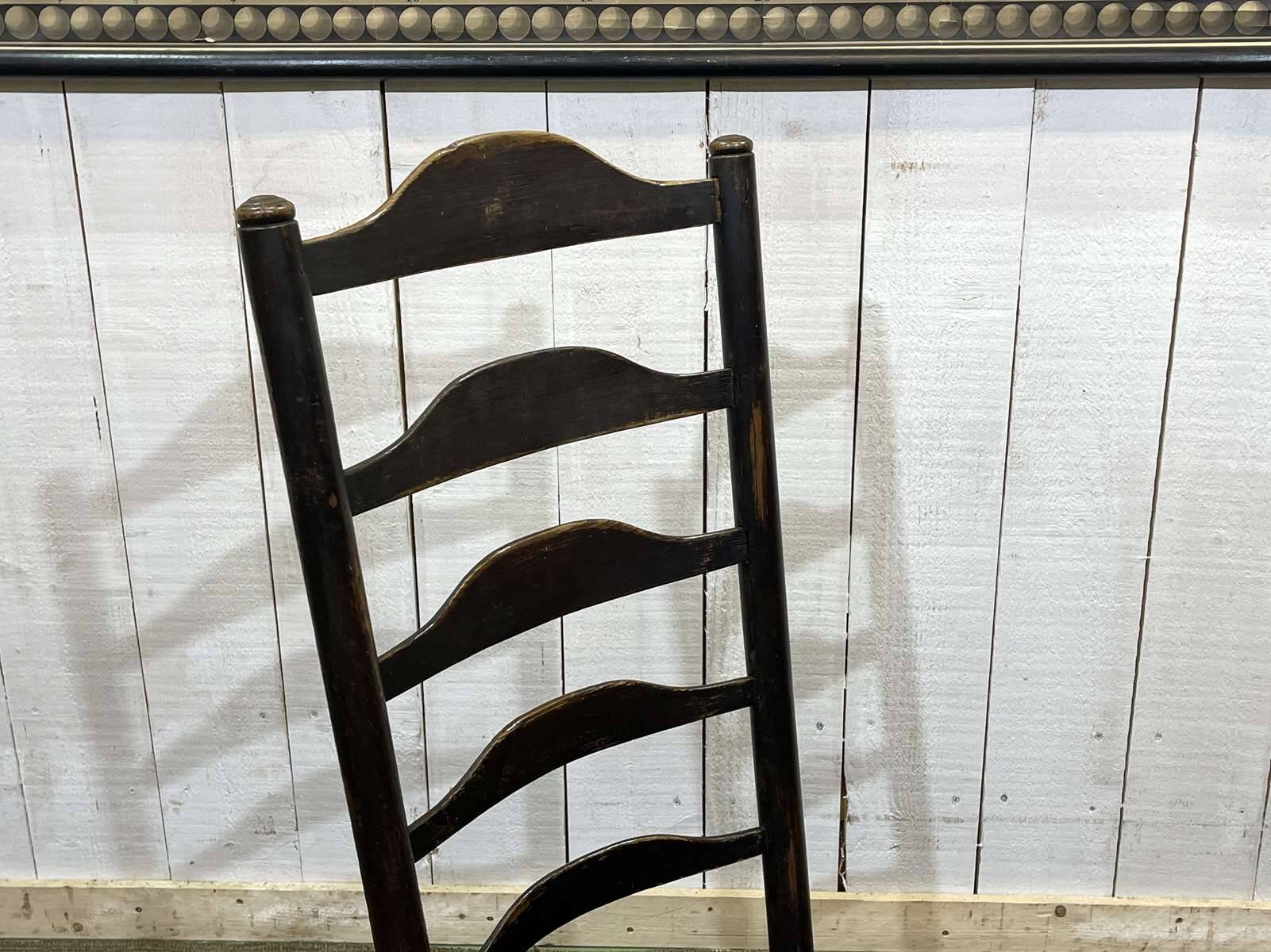 19th century English nurse's chair in oak and ash