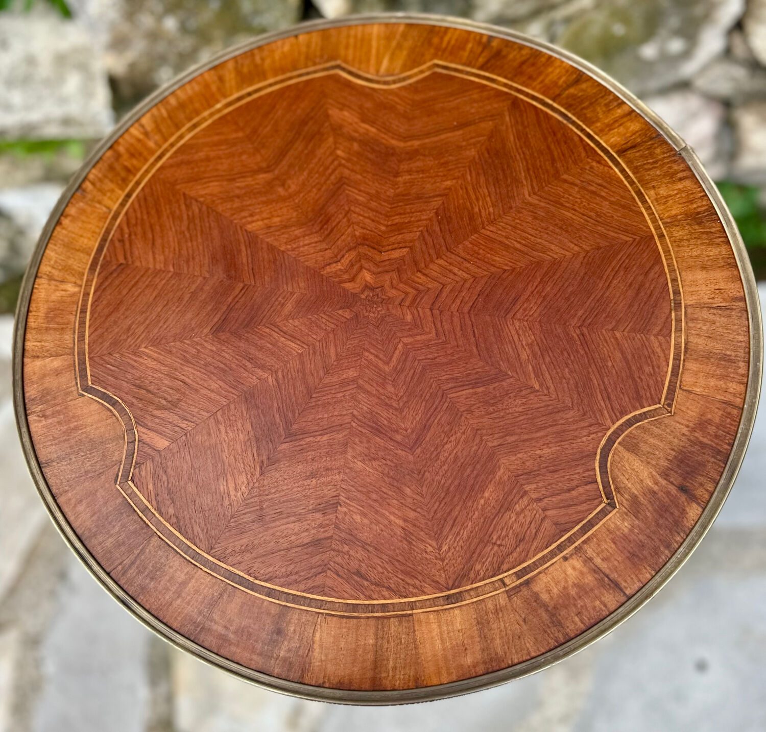 Small side table in precious wood marquetry in the Louis XV style.