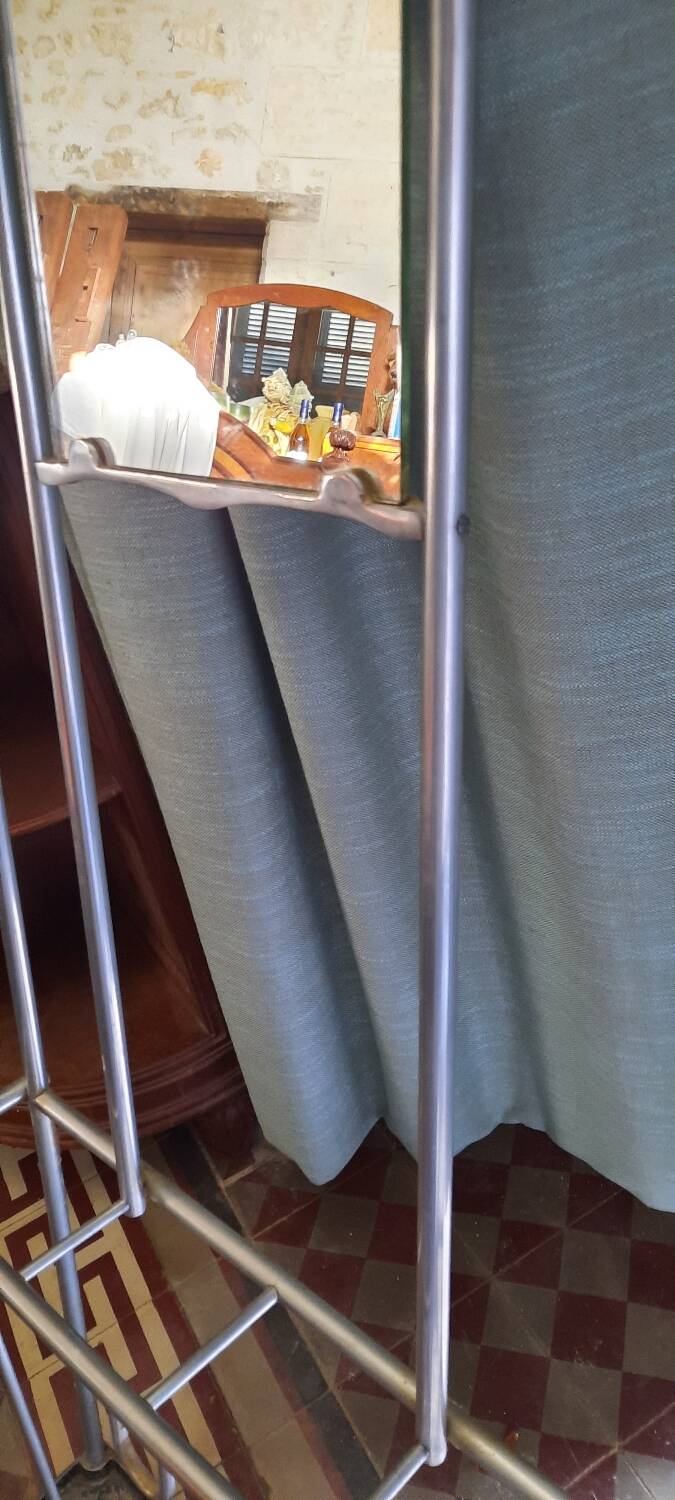 Aluminum floor coat rack