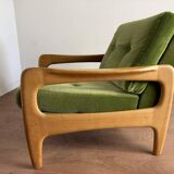 Vintage armchair with elegant Scandinavian design from the 1960s. Struct