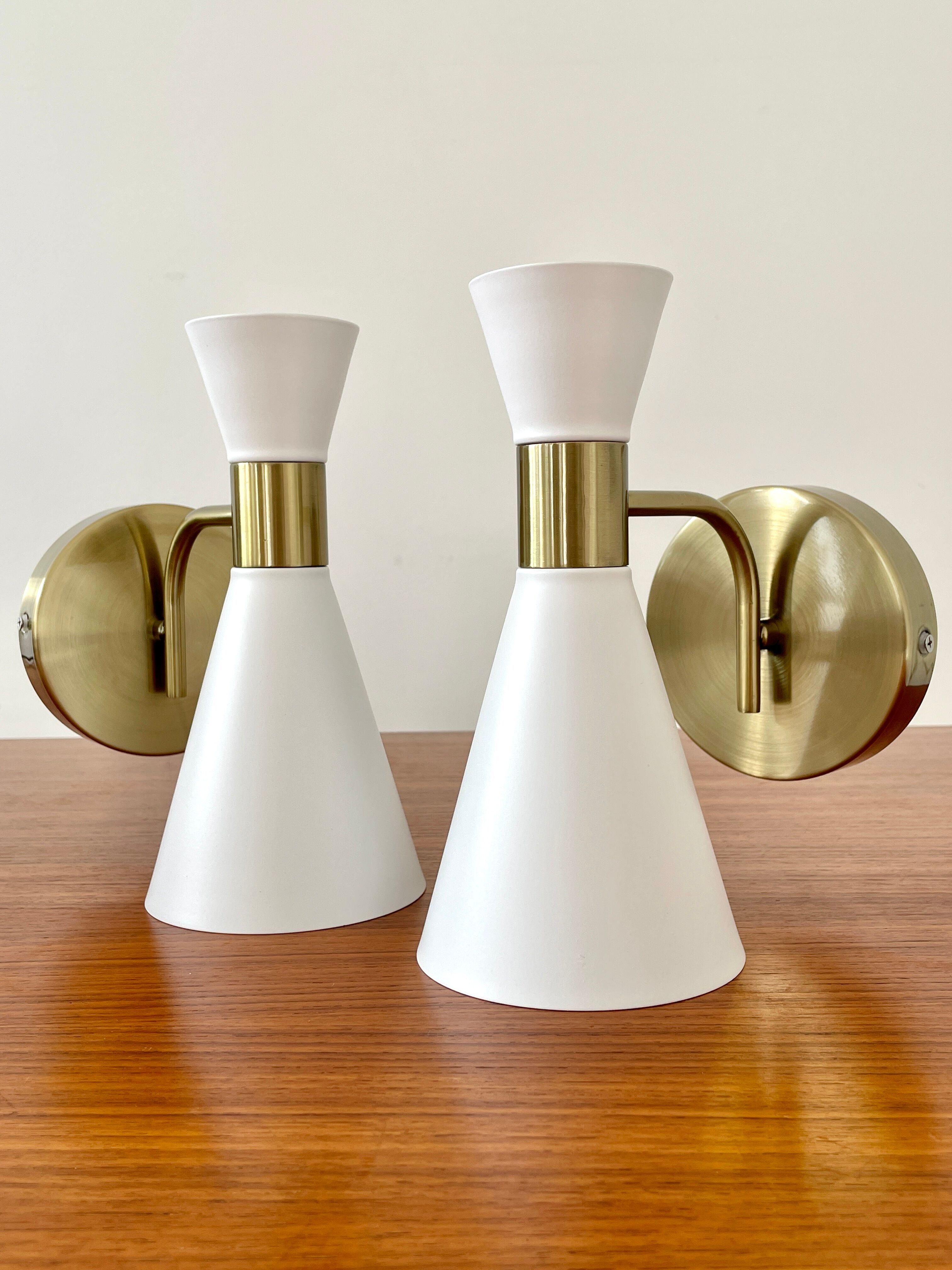 Pair of diabolo wall lamps