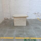 Table basse carrée vintage en travertin