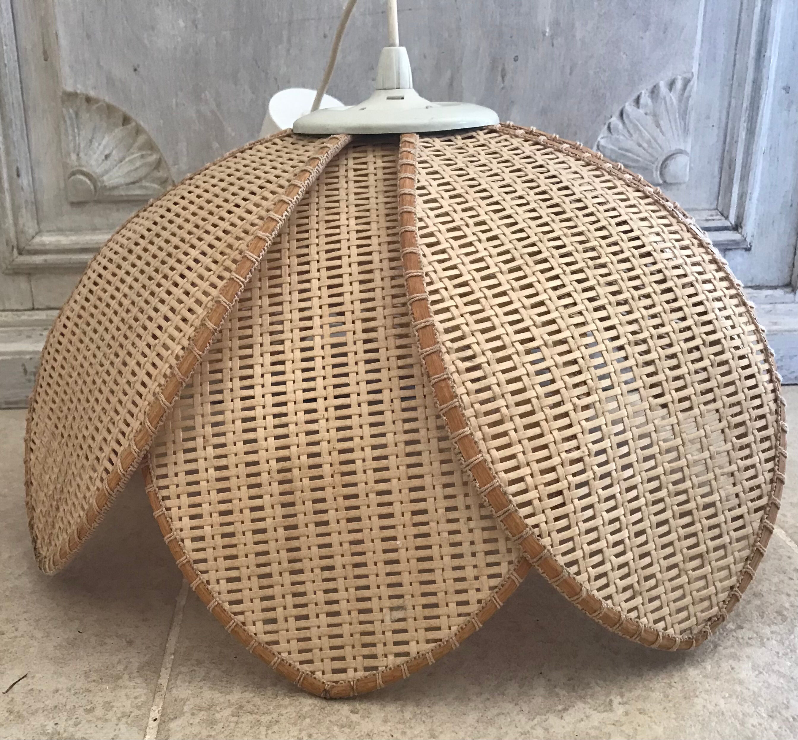 Suspension flower in rattan canning 1970