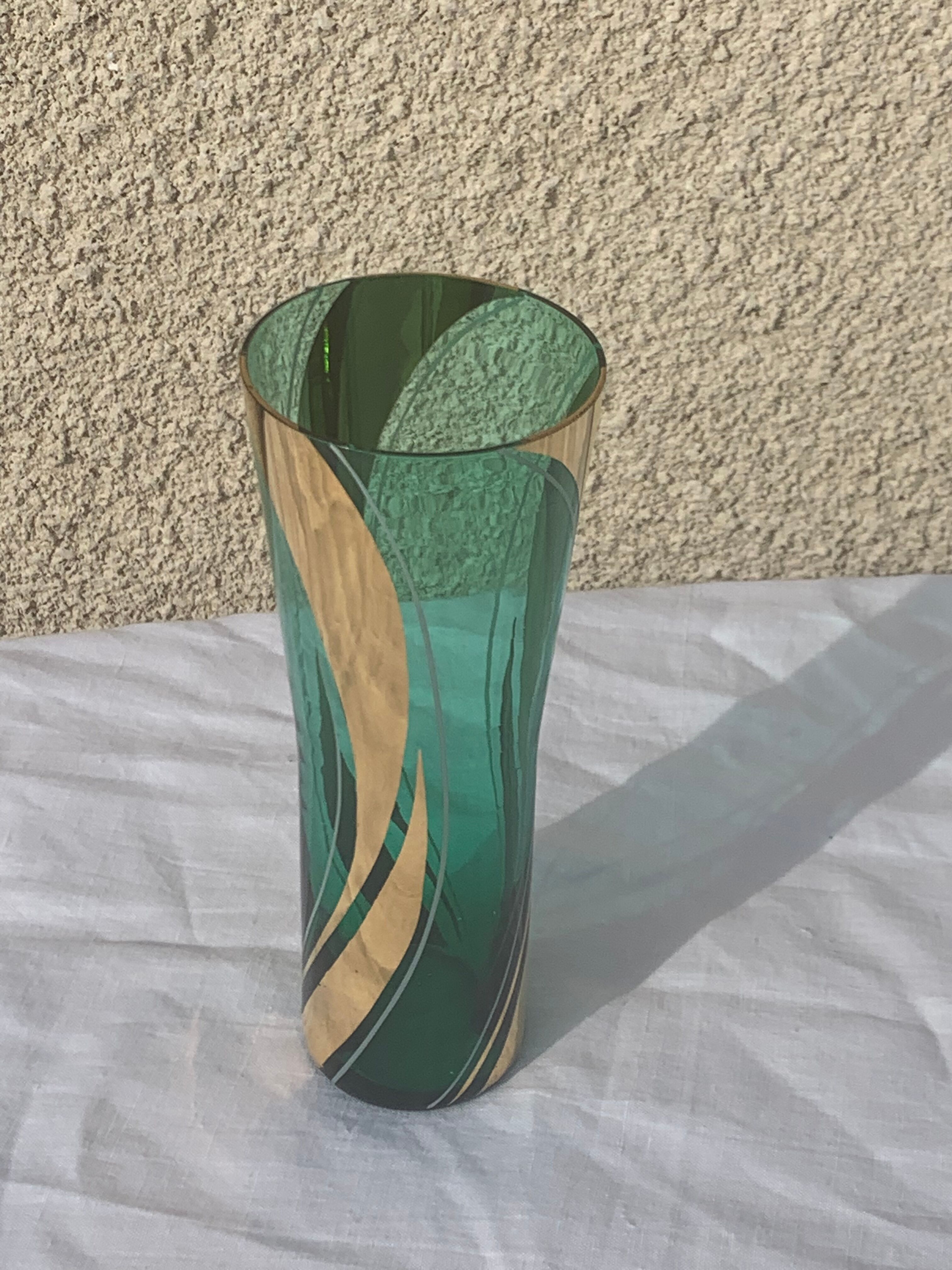 6 glasses with orangeade green and gold vintage