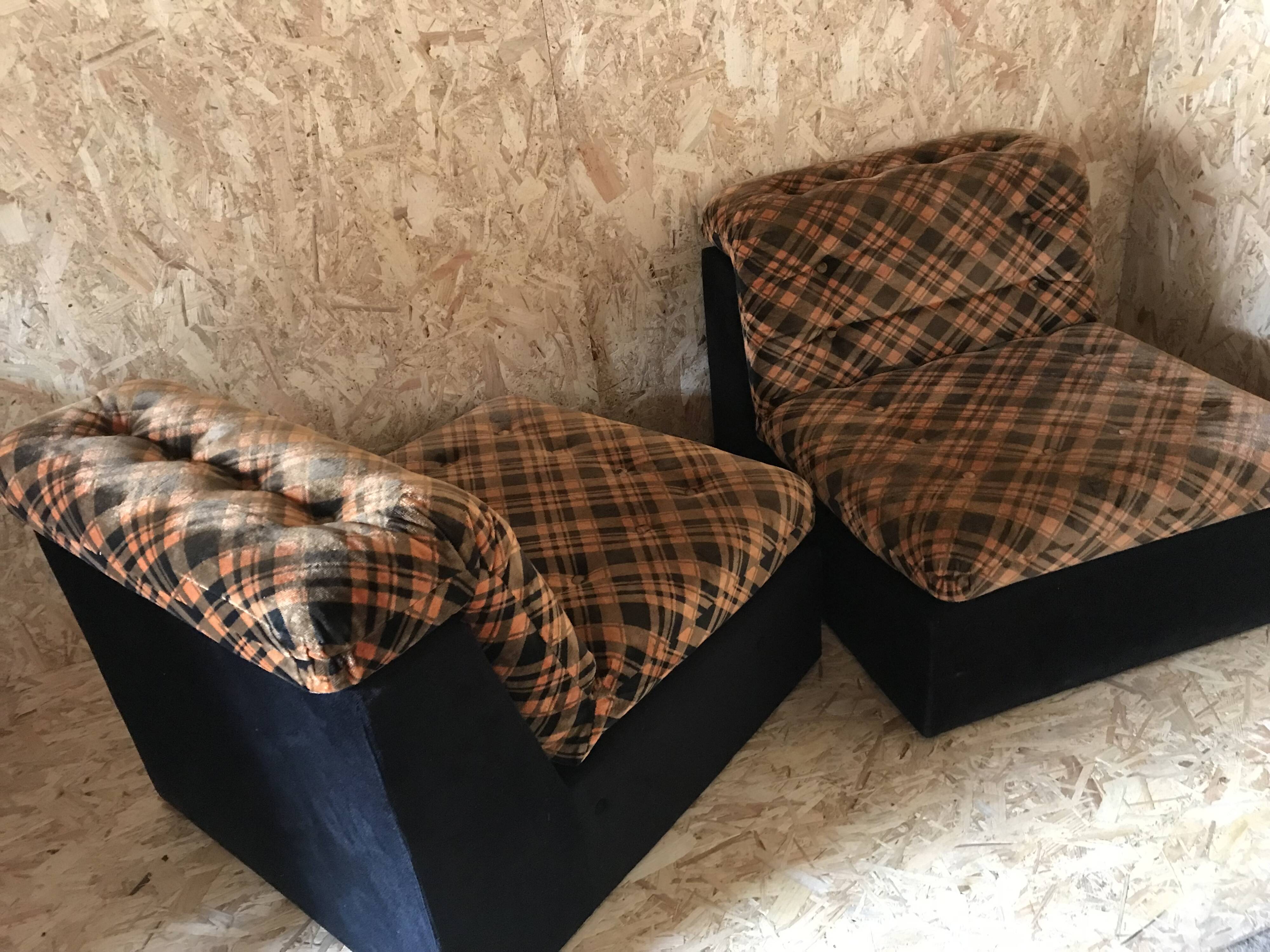 Paire de chauffeuses vintage pop 1970-1980