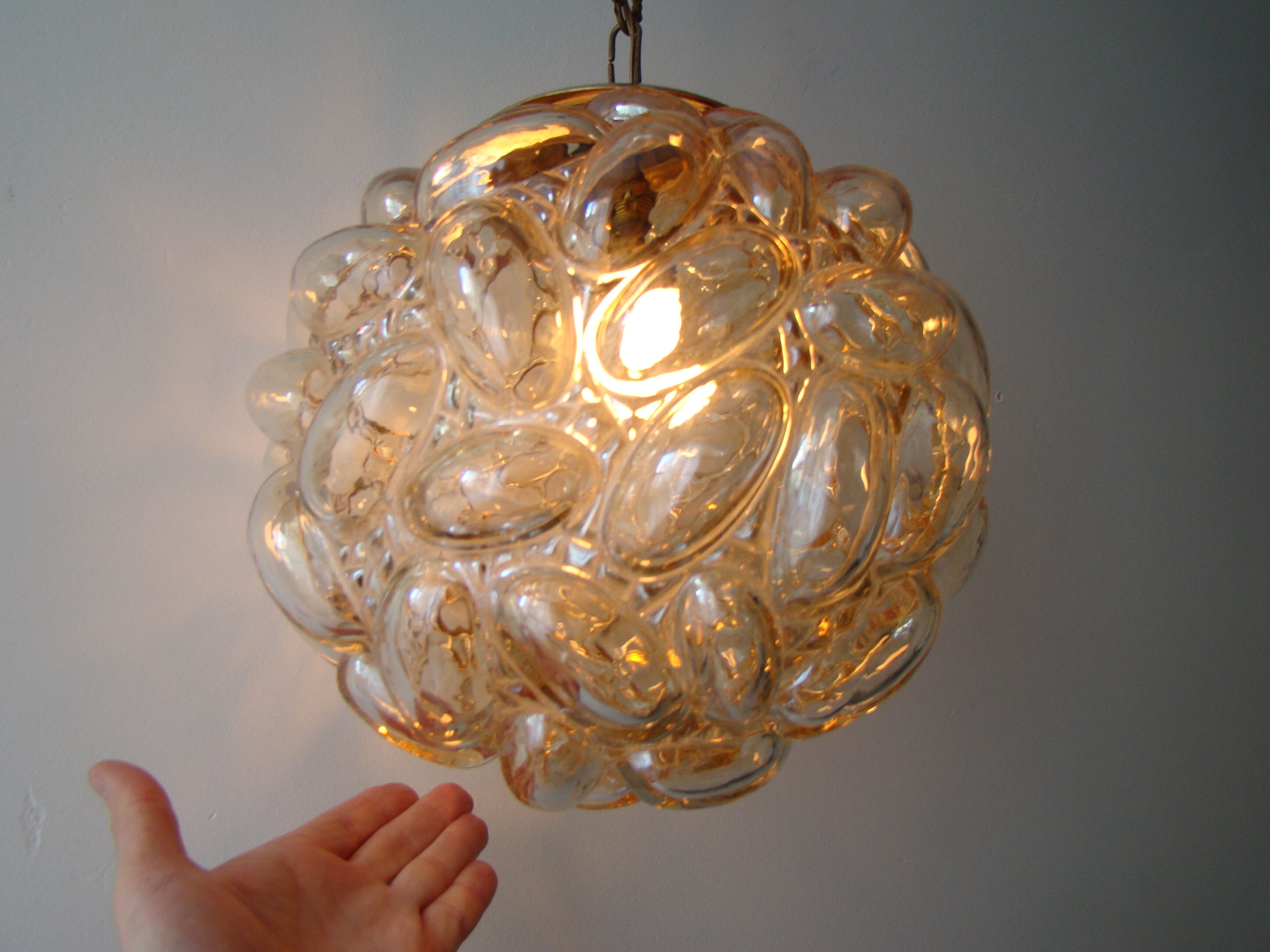 Suspension bubble par Helena Tynell