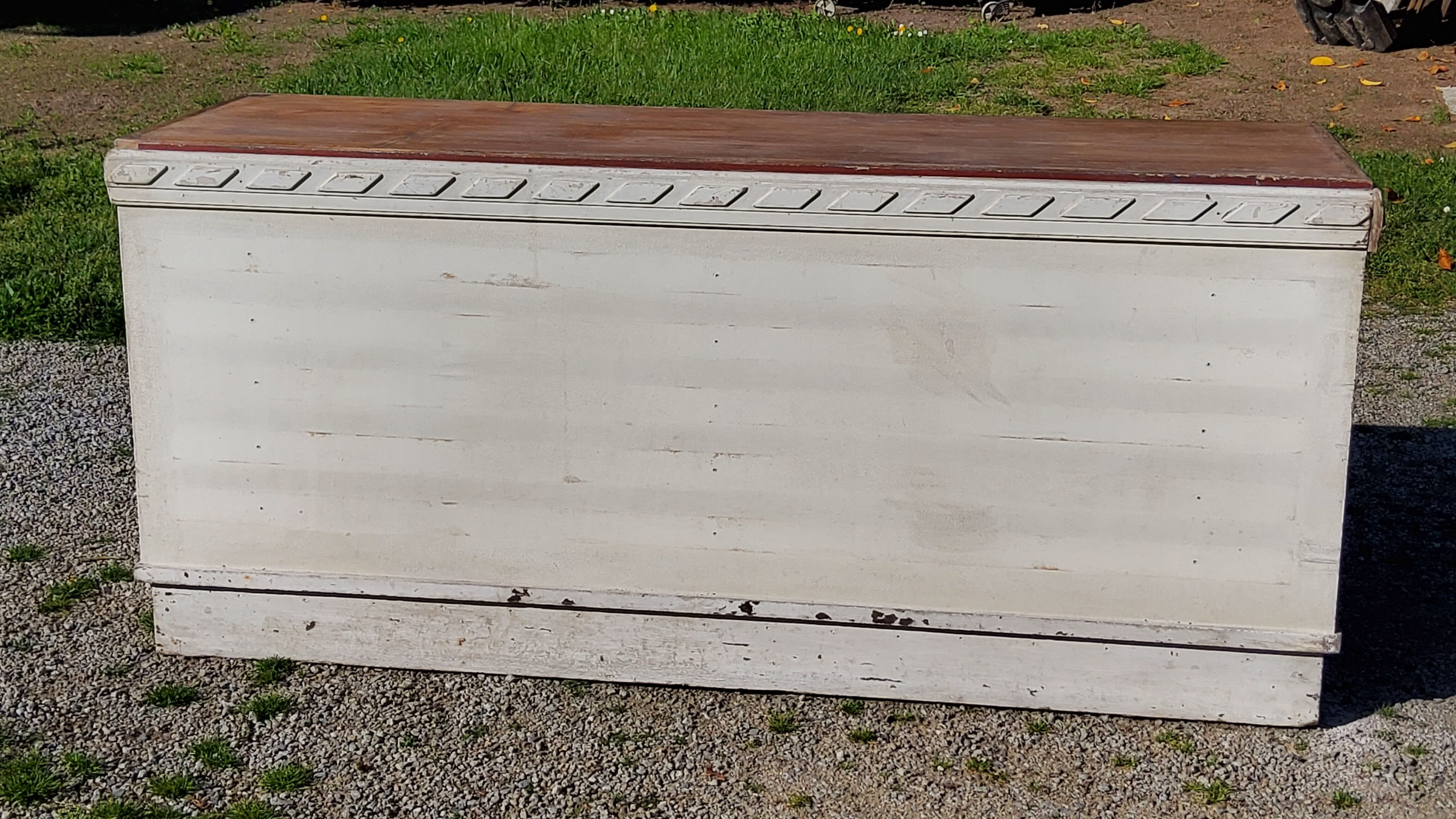 Grocery counter from the 30s