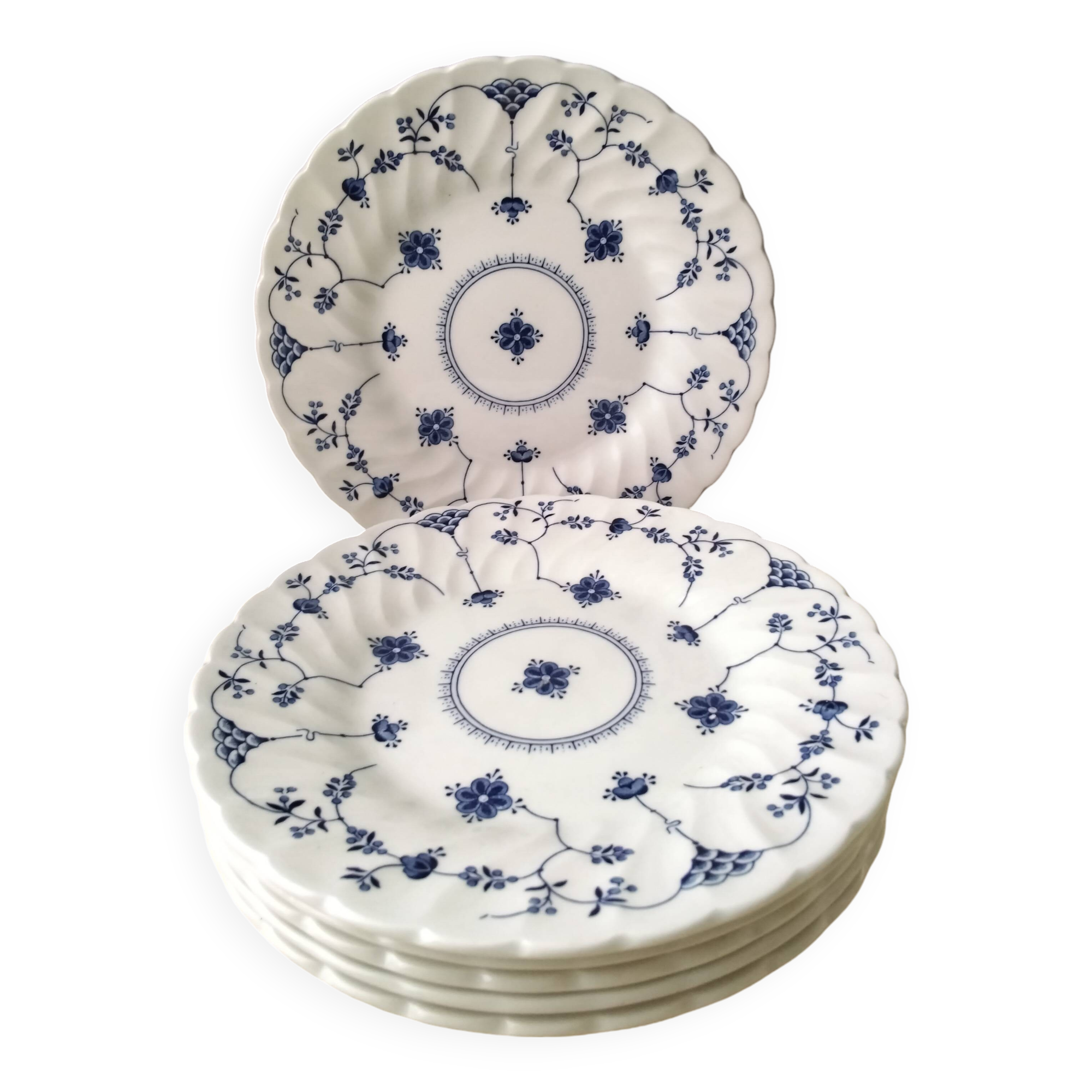 6 Churchill English Porcelain Dessert Plates Finland Pattern