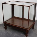 Shop window early 20th century