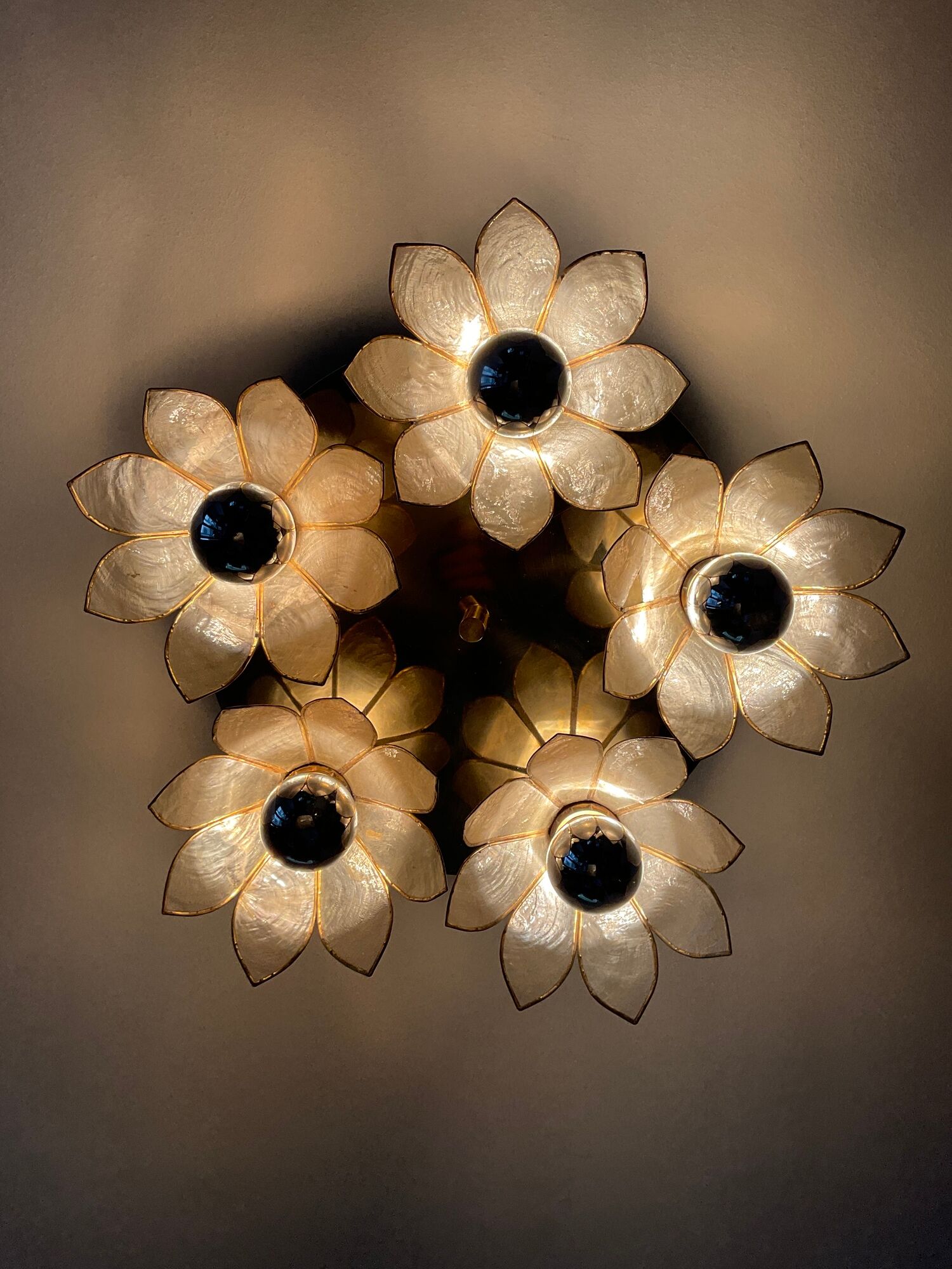 Vintage ceiling lamp in brass and mother-of-pearl 60s-70s