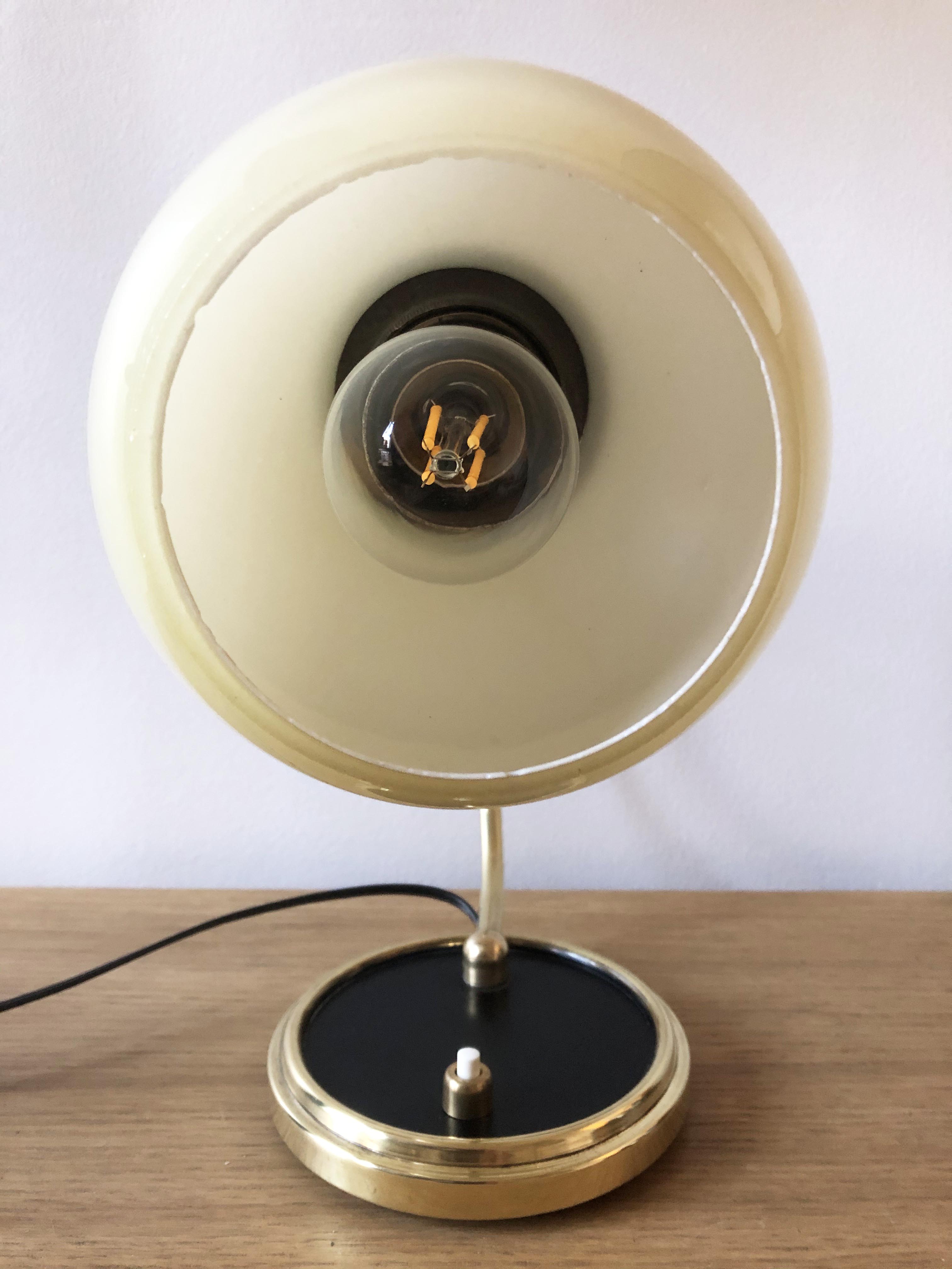 Old lamp articulated with opaline