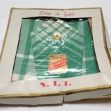 Green scottish varrée tablecloth ans 6 towels