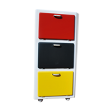 Renovated buffet in Mondrian colors