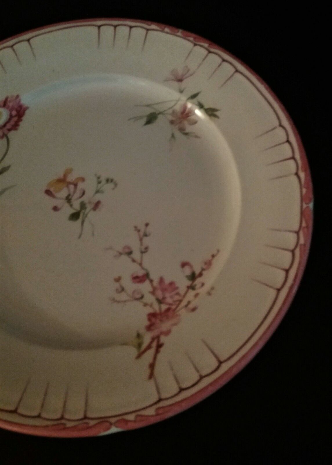 Flat earthenware plate by choisy le roi for au vase étrusque paris