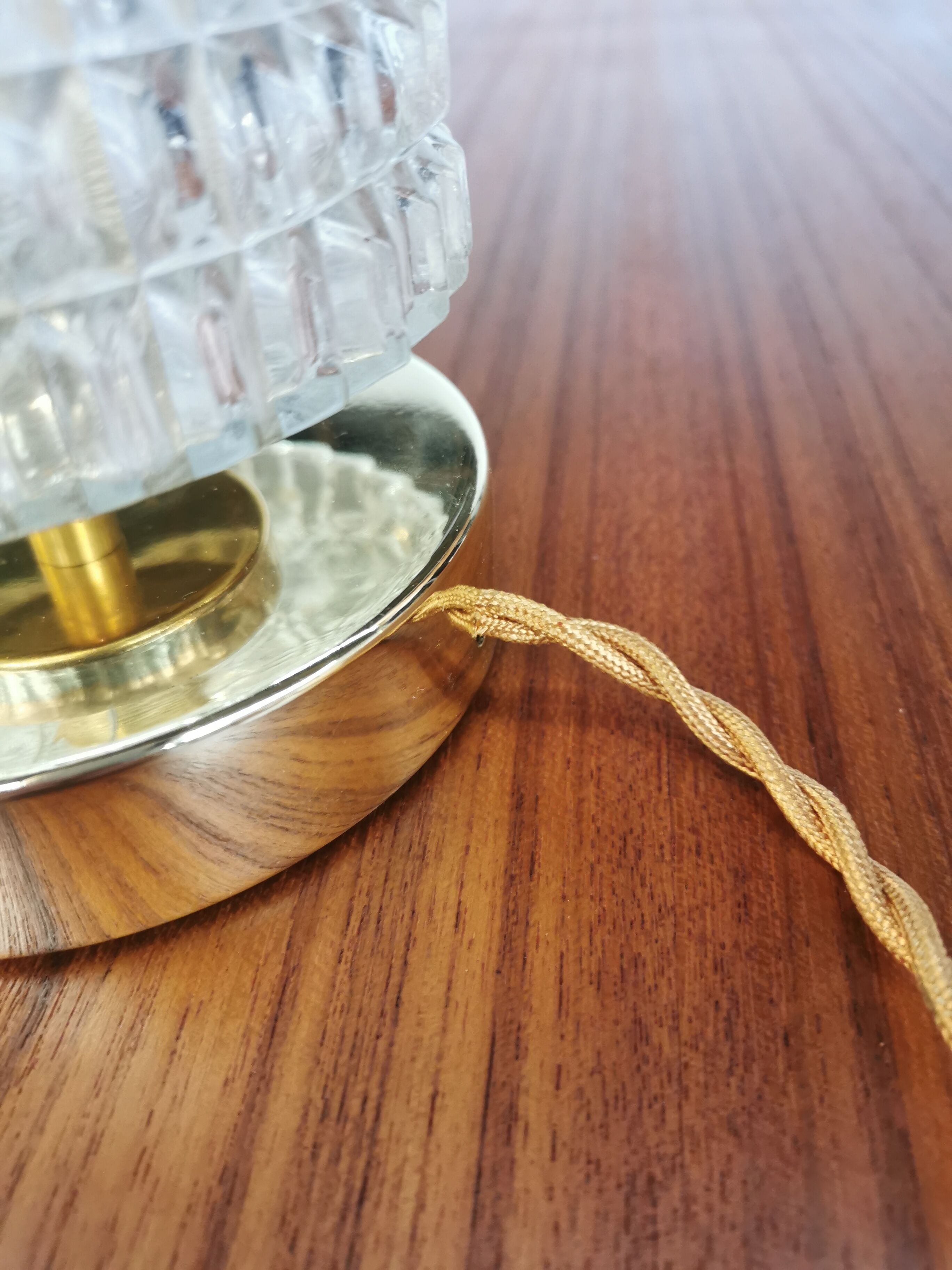 Table lamp with pressed glass globe