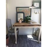 Shabby table with extension cords