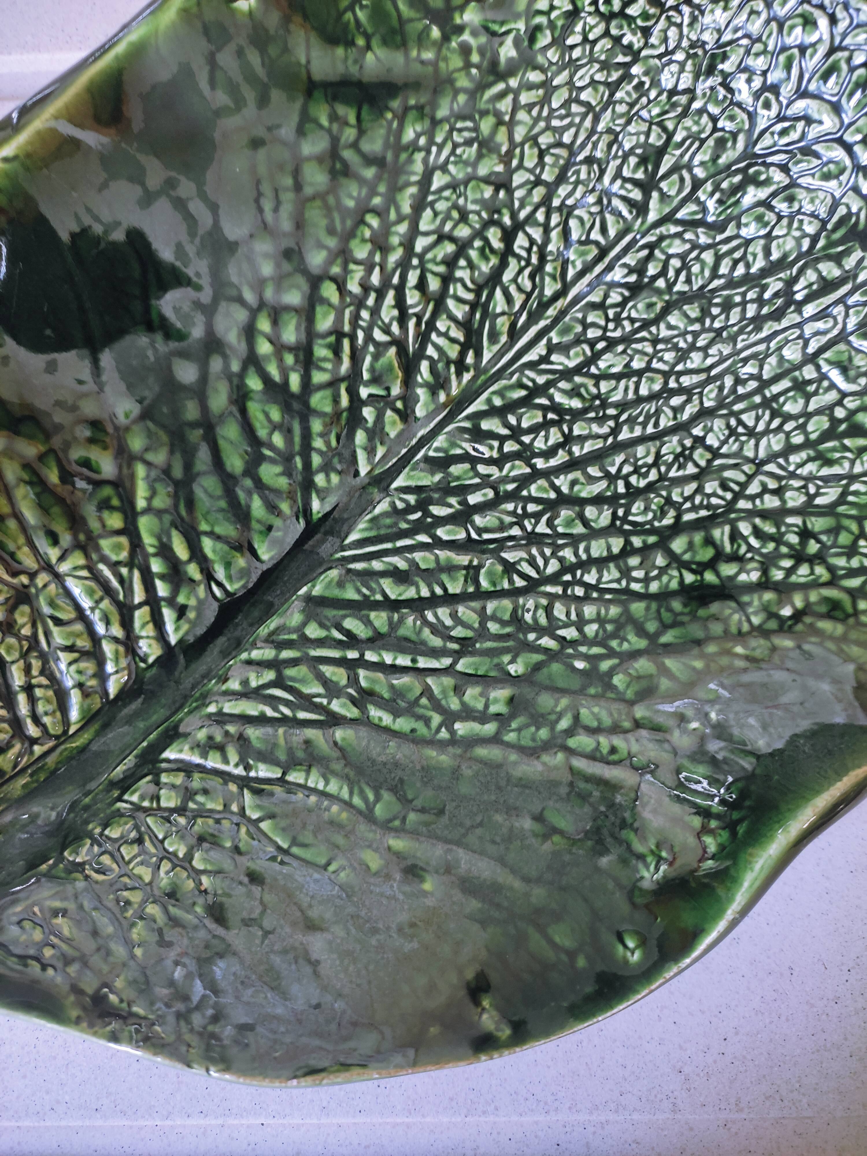 Ceramic dish cabbage leaf shape