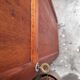 Armoire homme debout